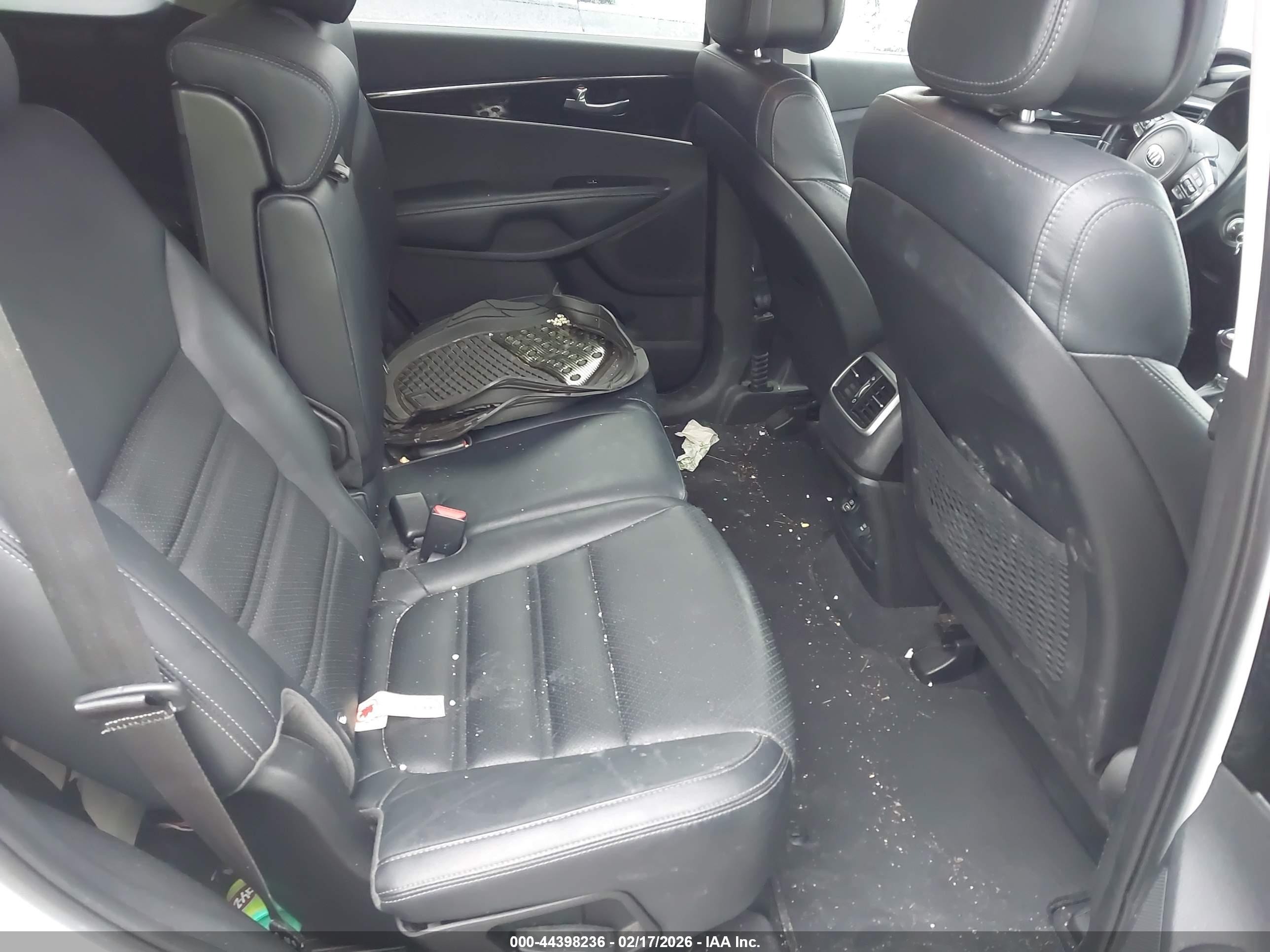 KIA SORENTO image 8