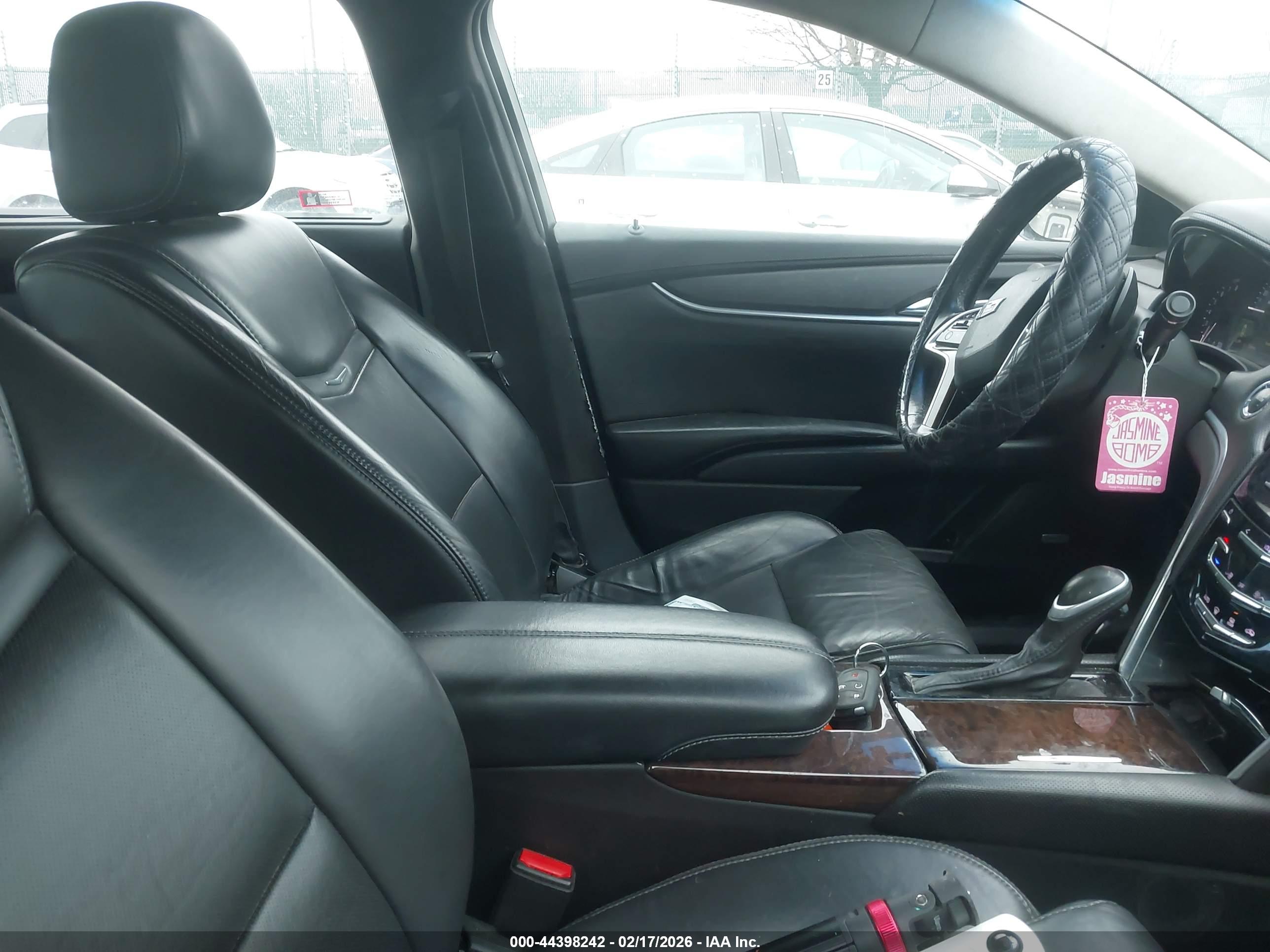 CADILLAC XTS image 5