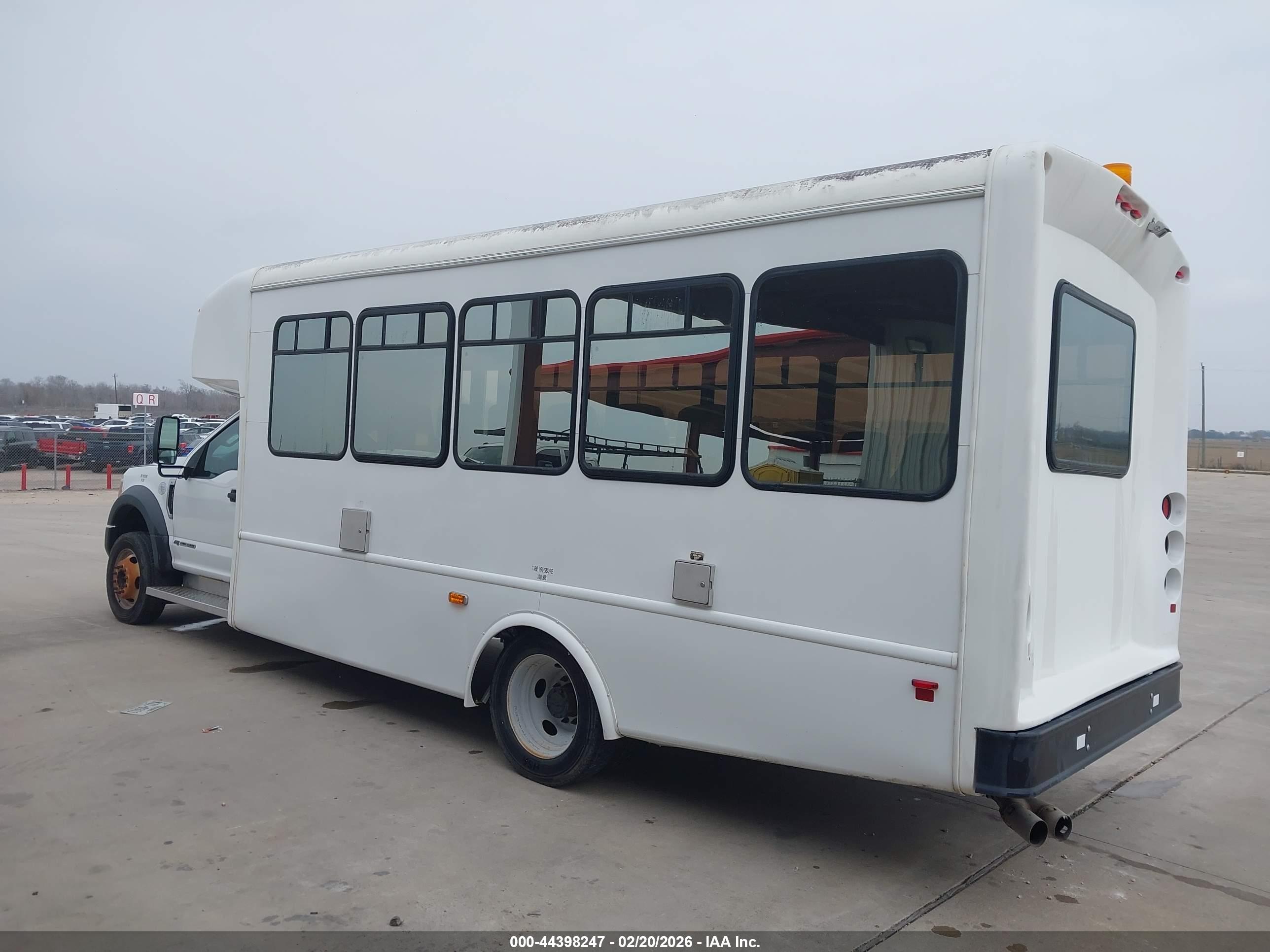 FORD F-550 image 3