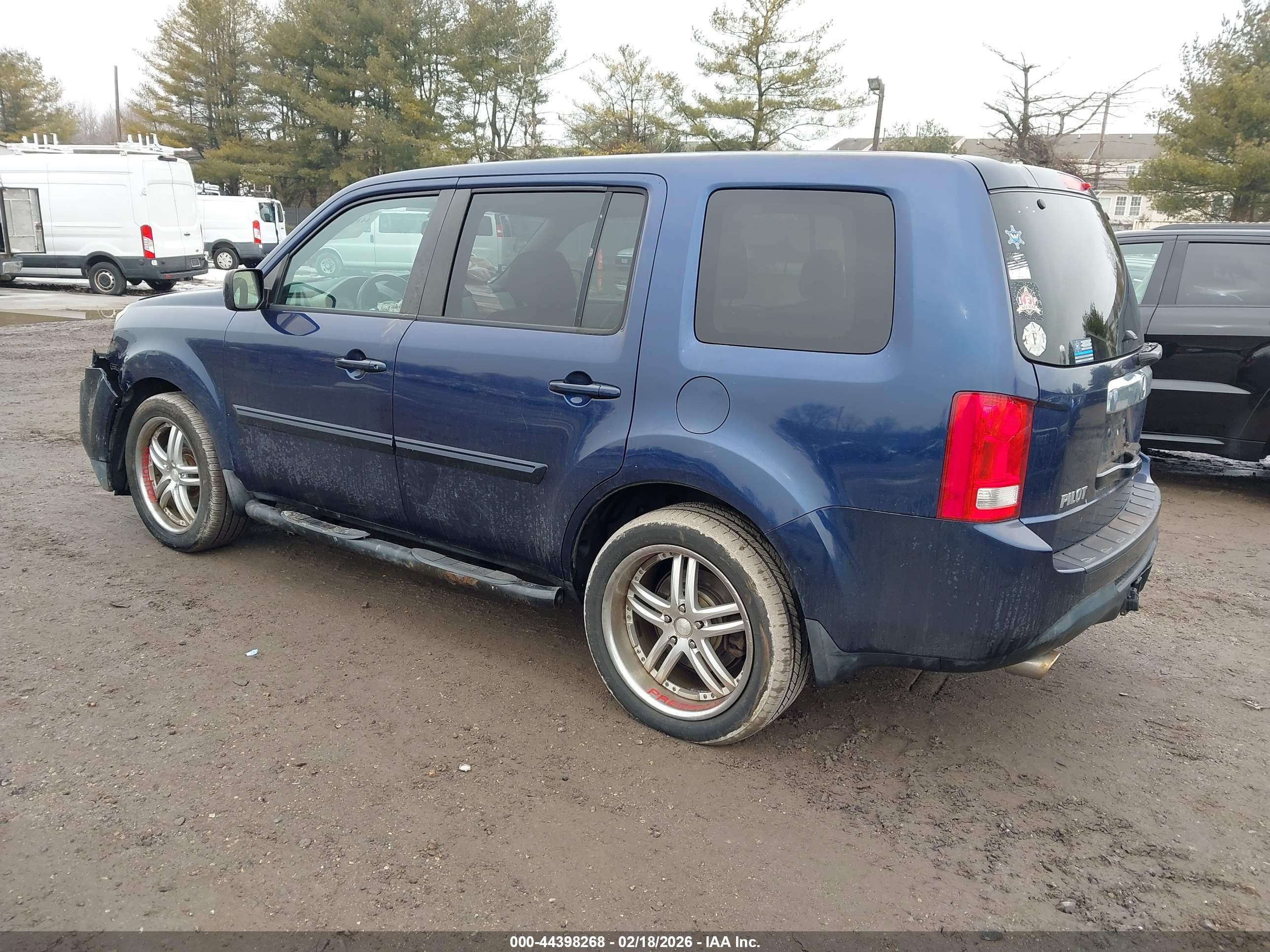 HONDA PILOT image 3