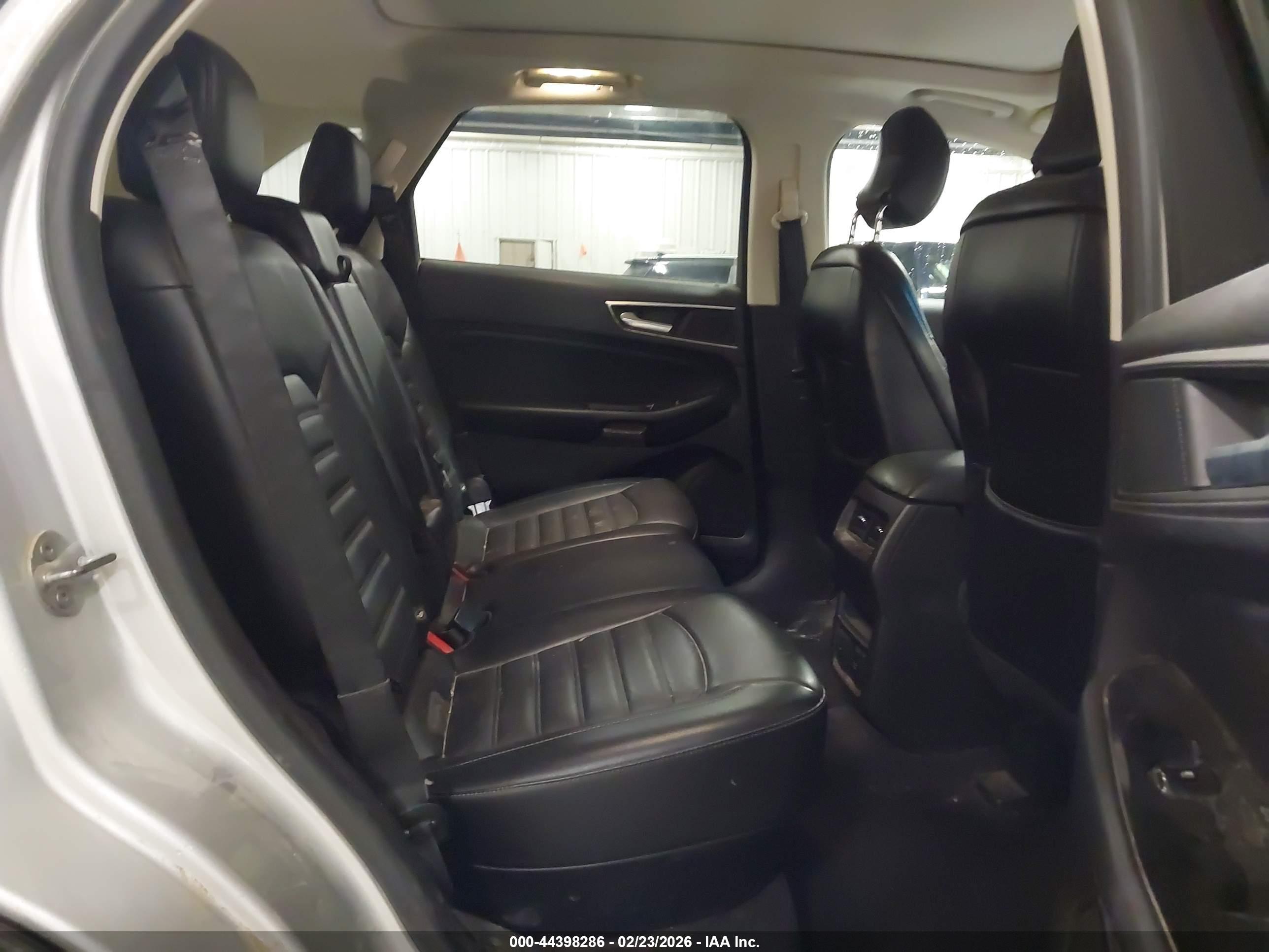 FORD EDGE image 8