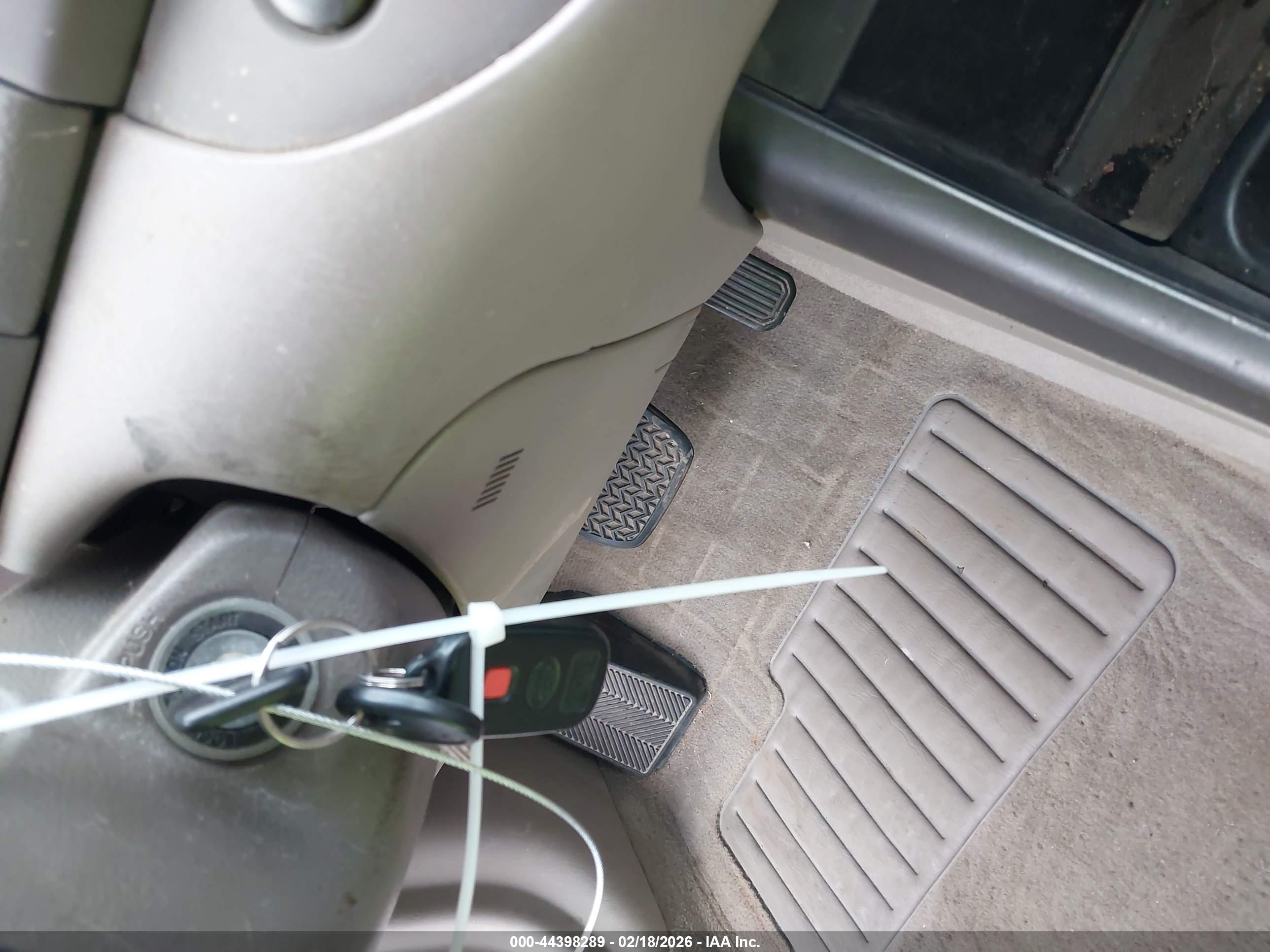 TOYOTA CAMRY image 11