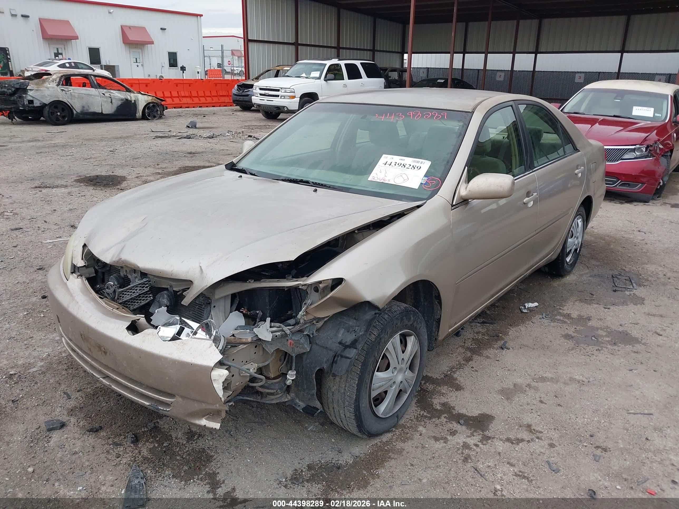 TOYOTA CAMRY image 2