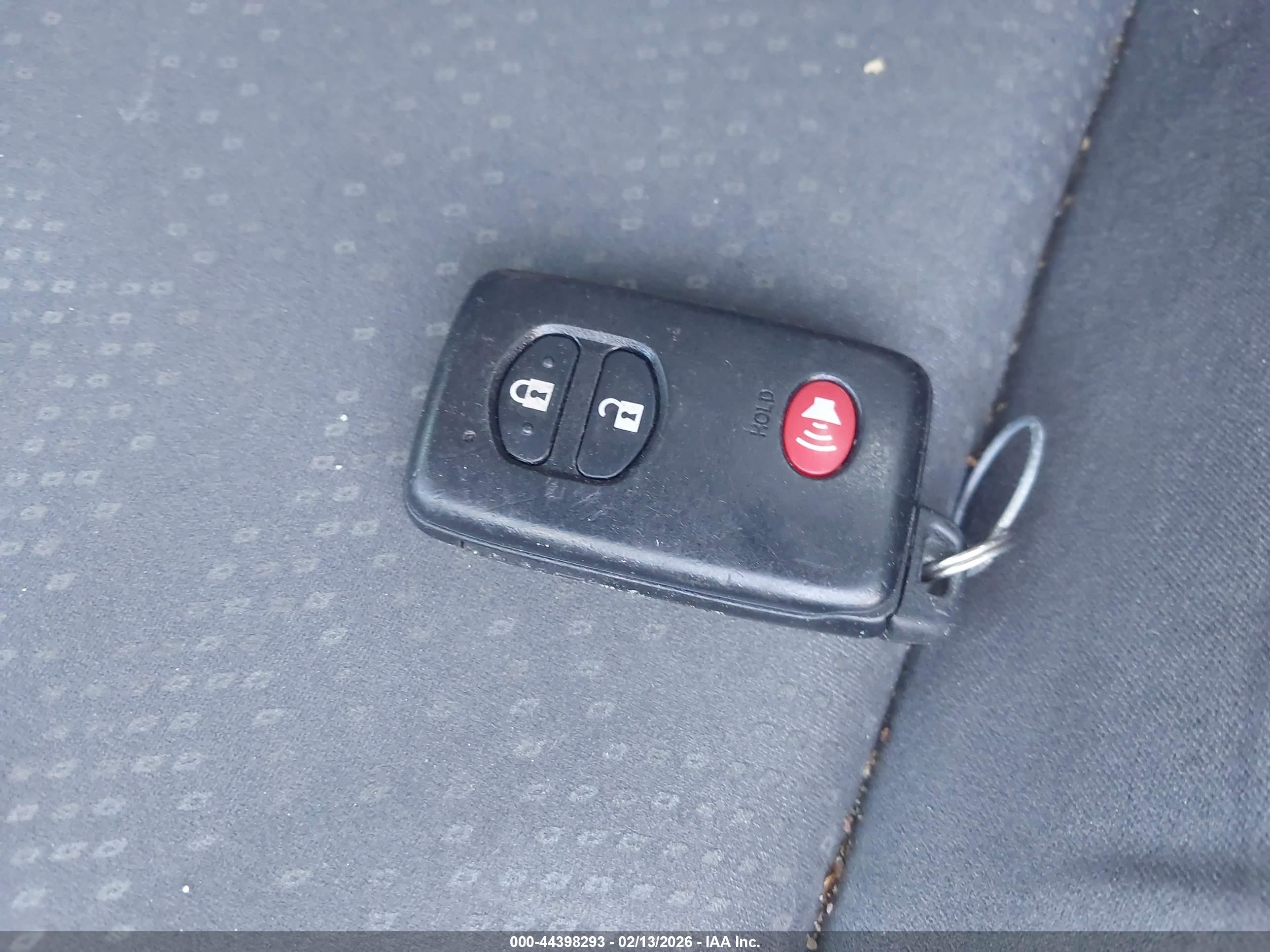 TOYOTA PRIUS image 11