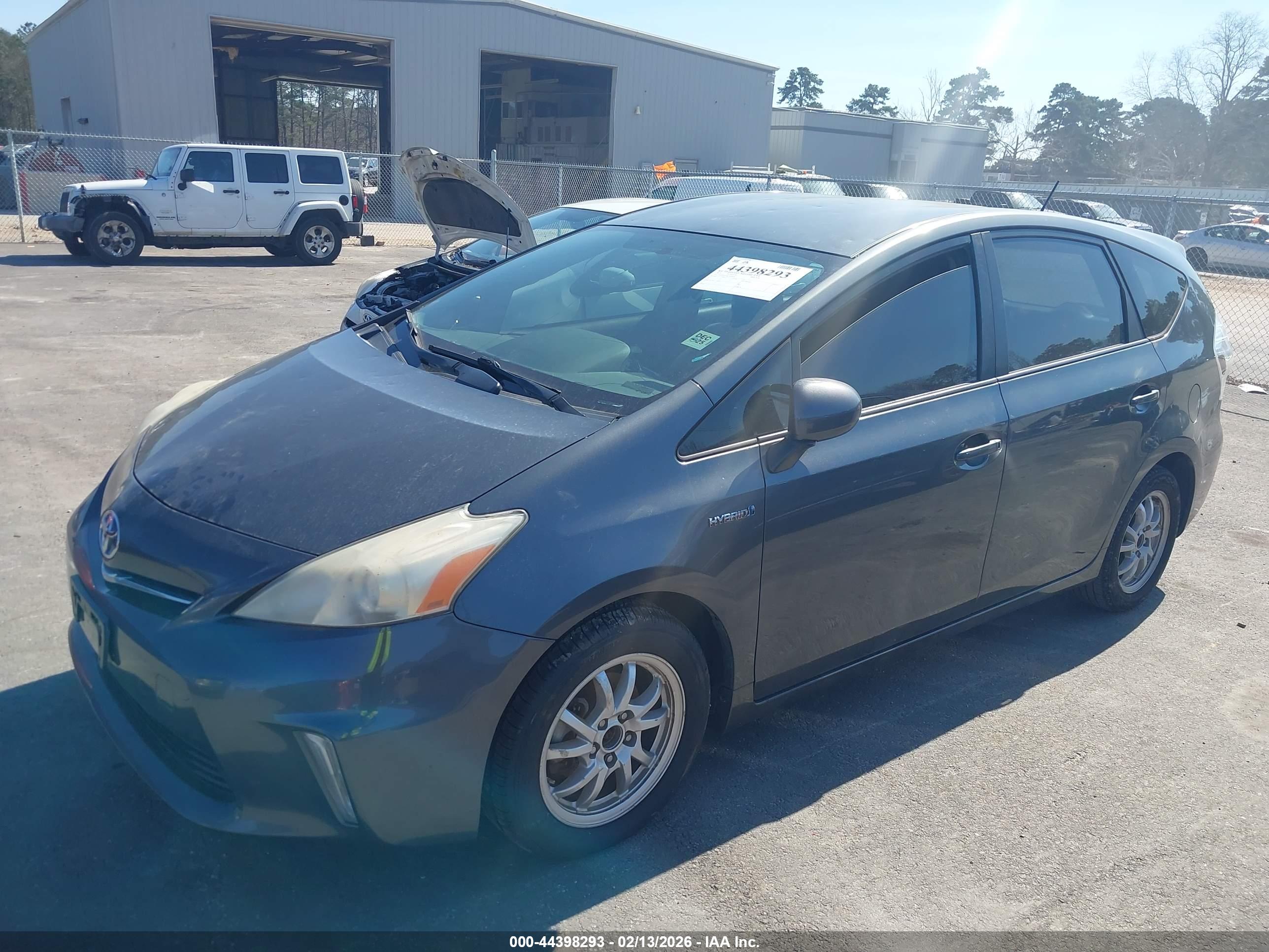 TOYOTA PRIUS image 2