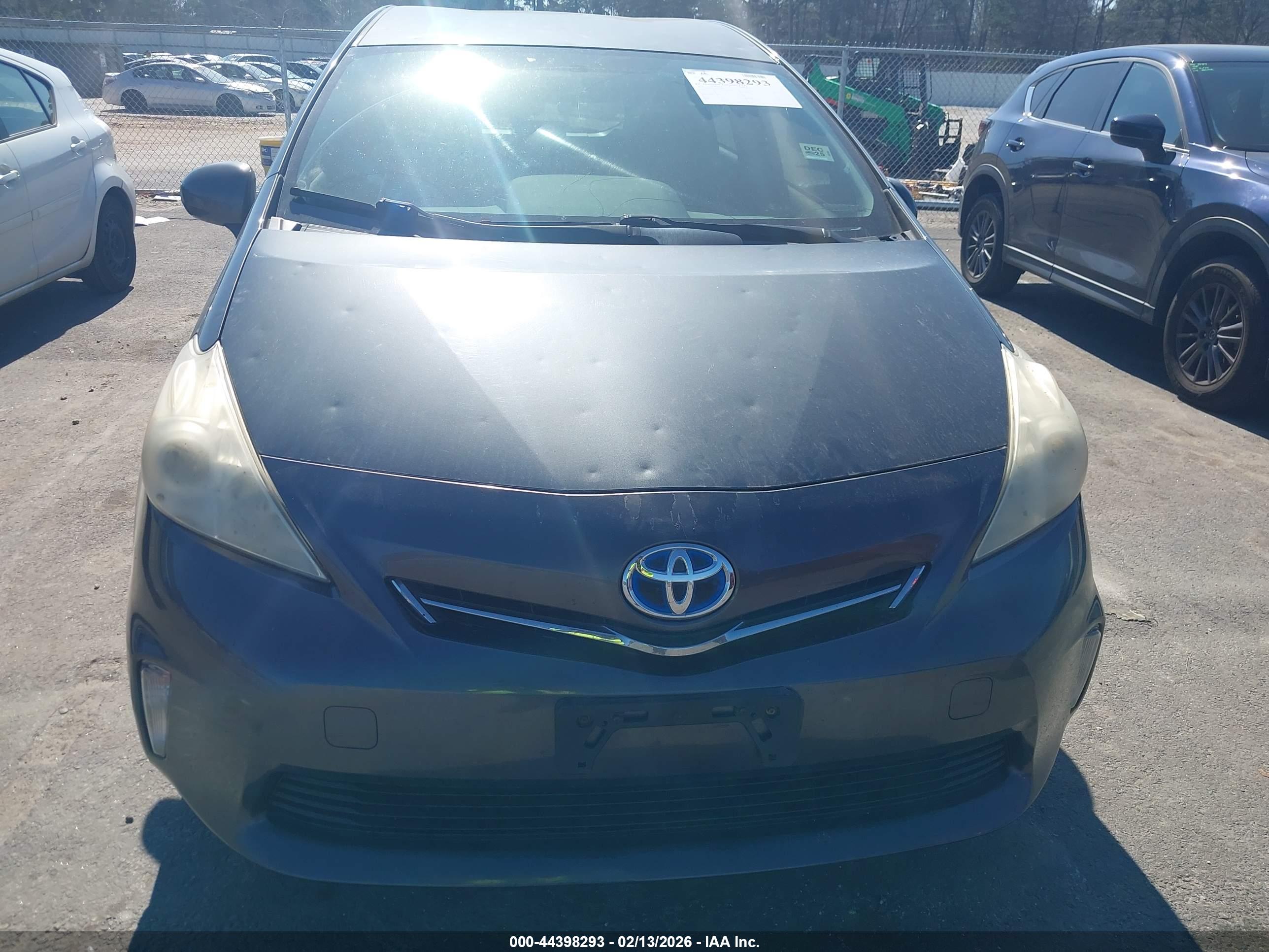 TOYOTA PRIUS image 6
