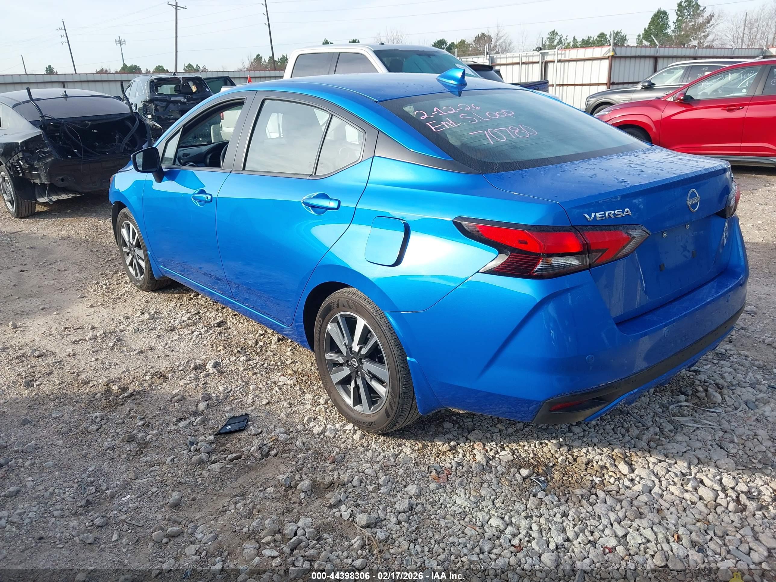 NISSAN VERSA image 3