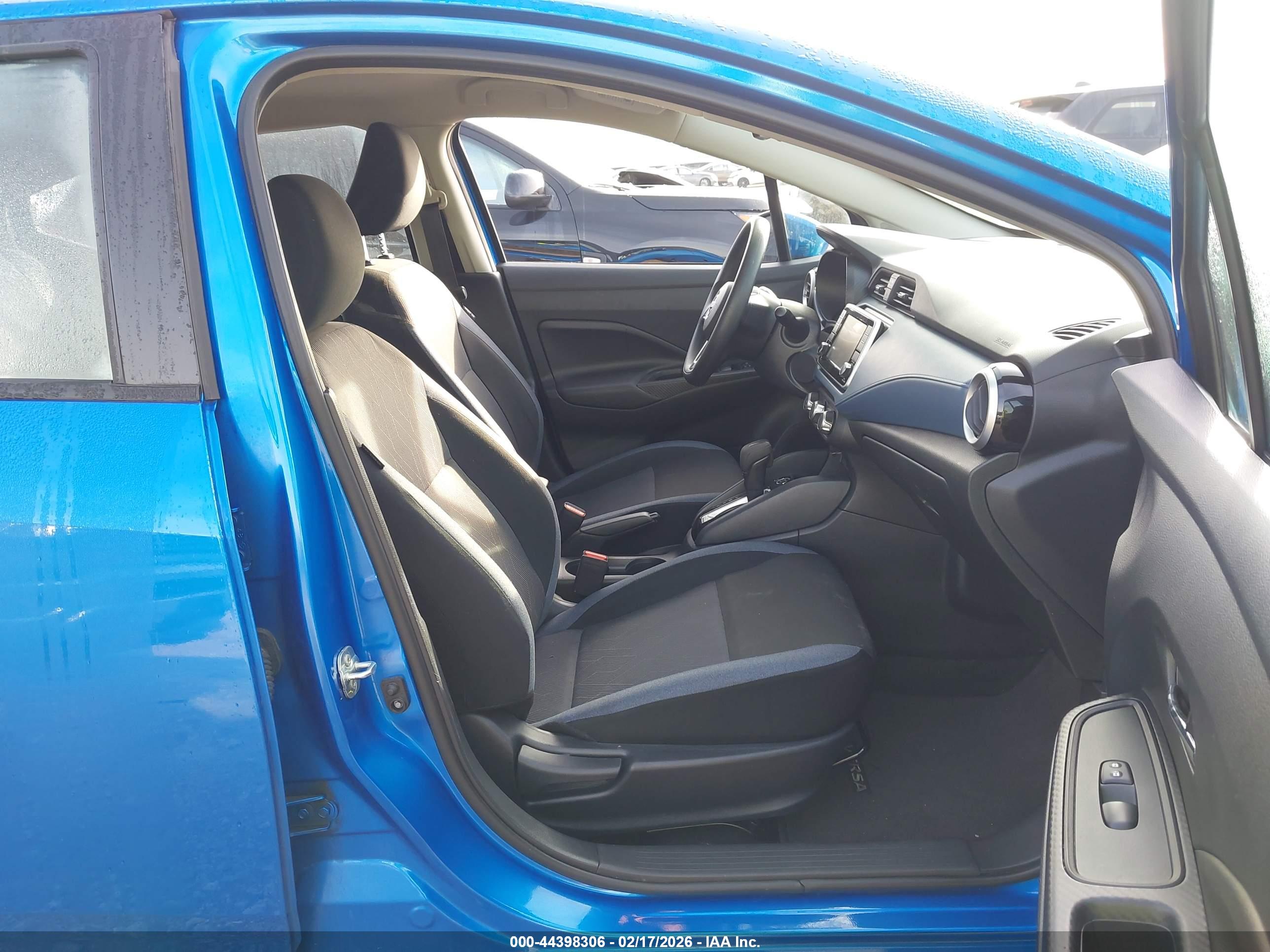 NISSAN VERSA image 5