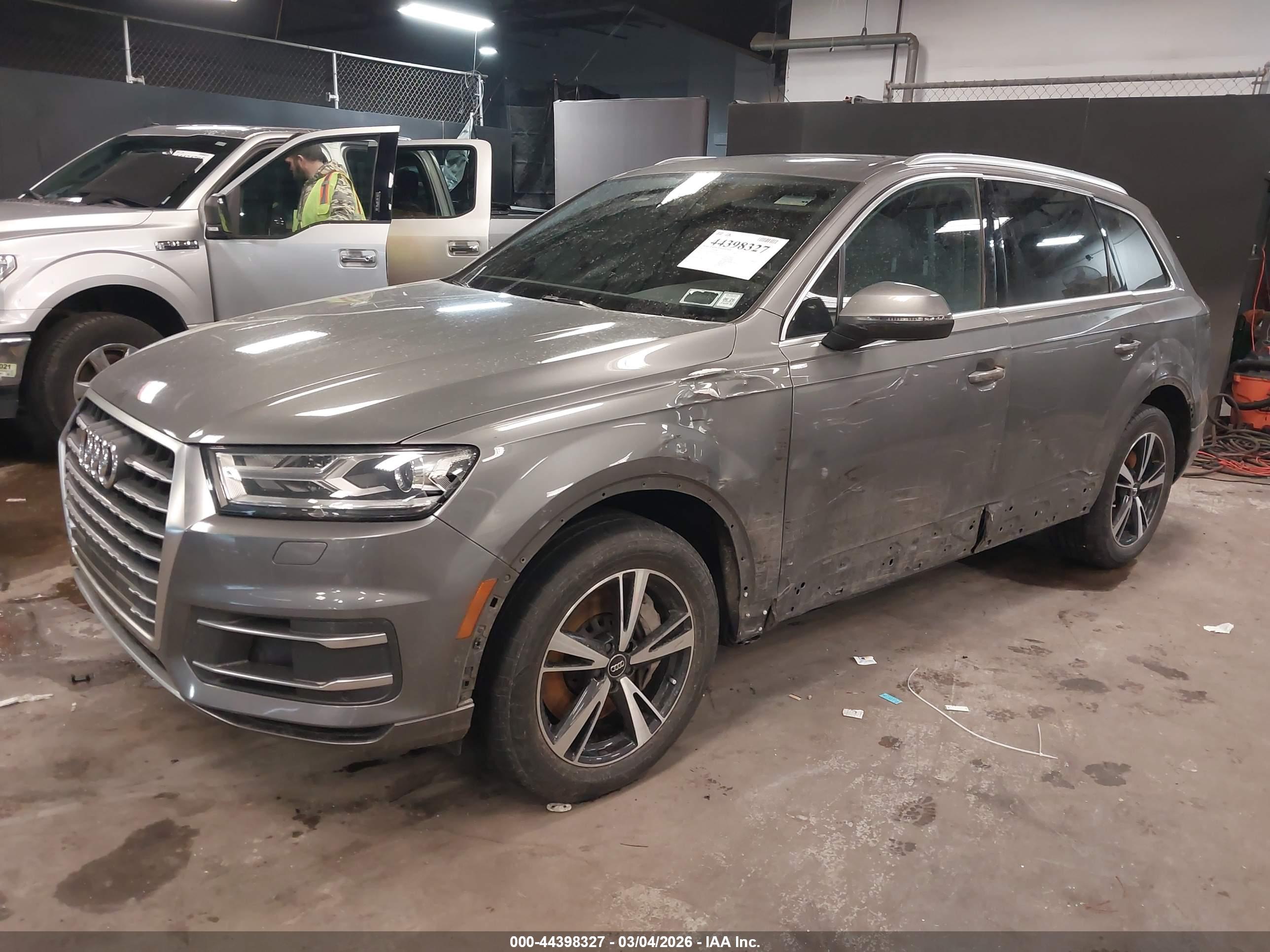 AUDI Q7 image 2