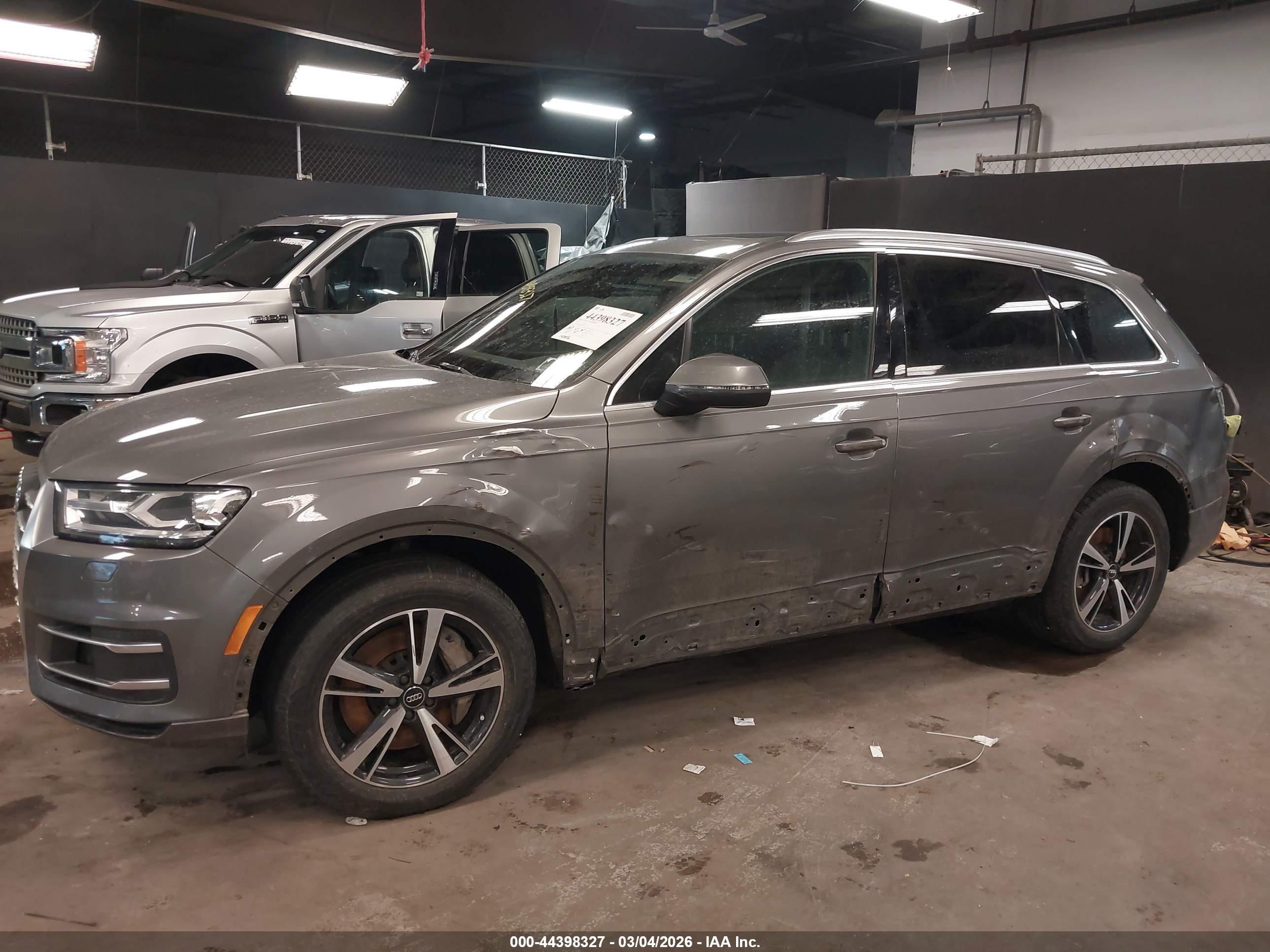 AUDI Q7 image 6