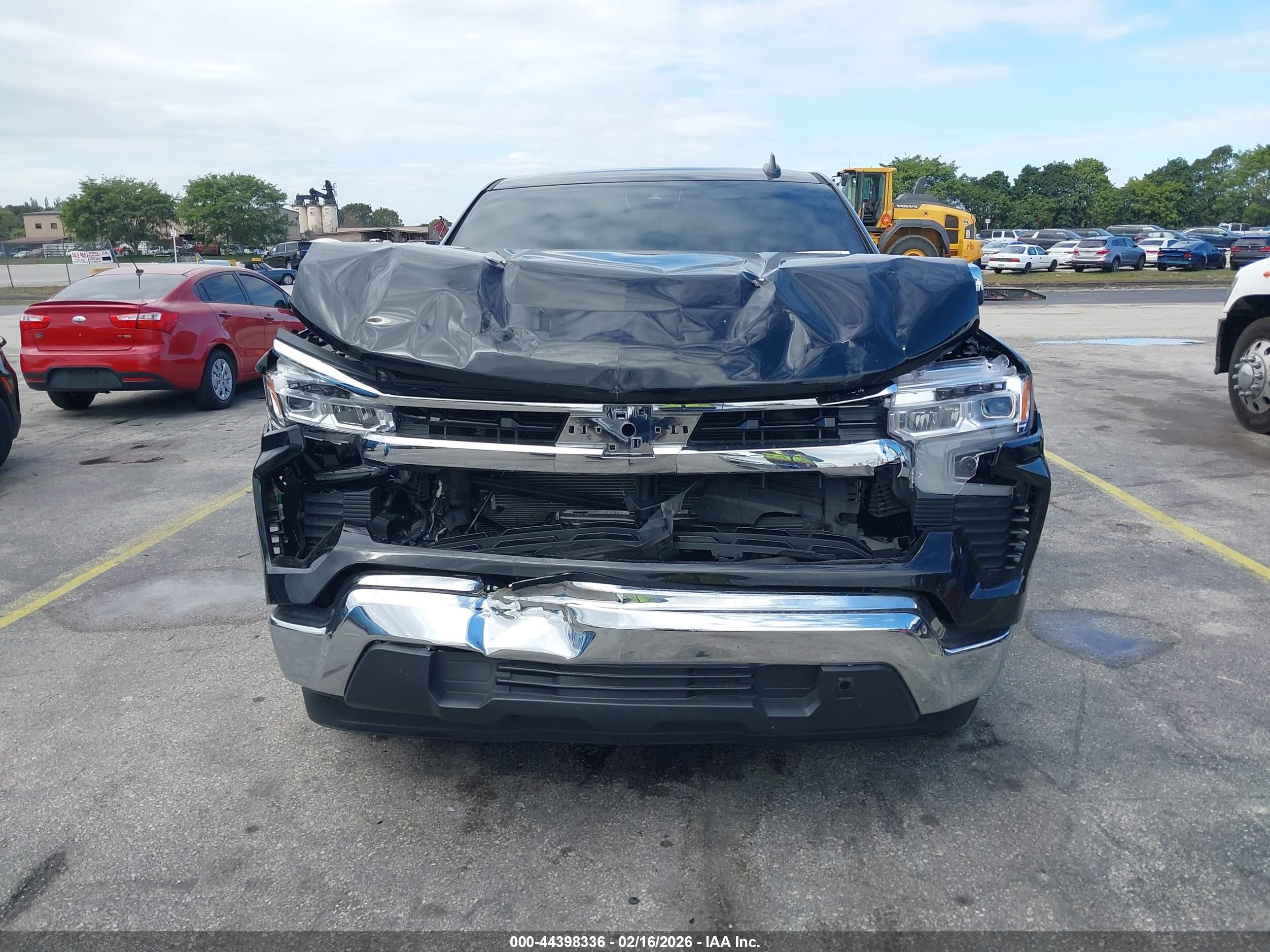 CHEVROLET SILVERADO image 6