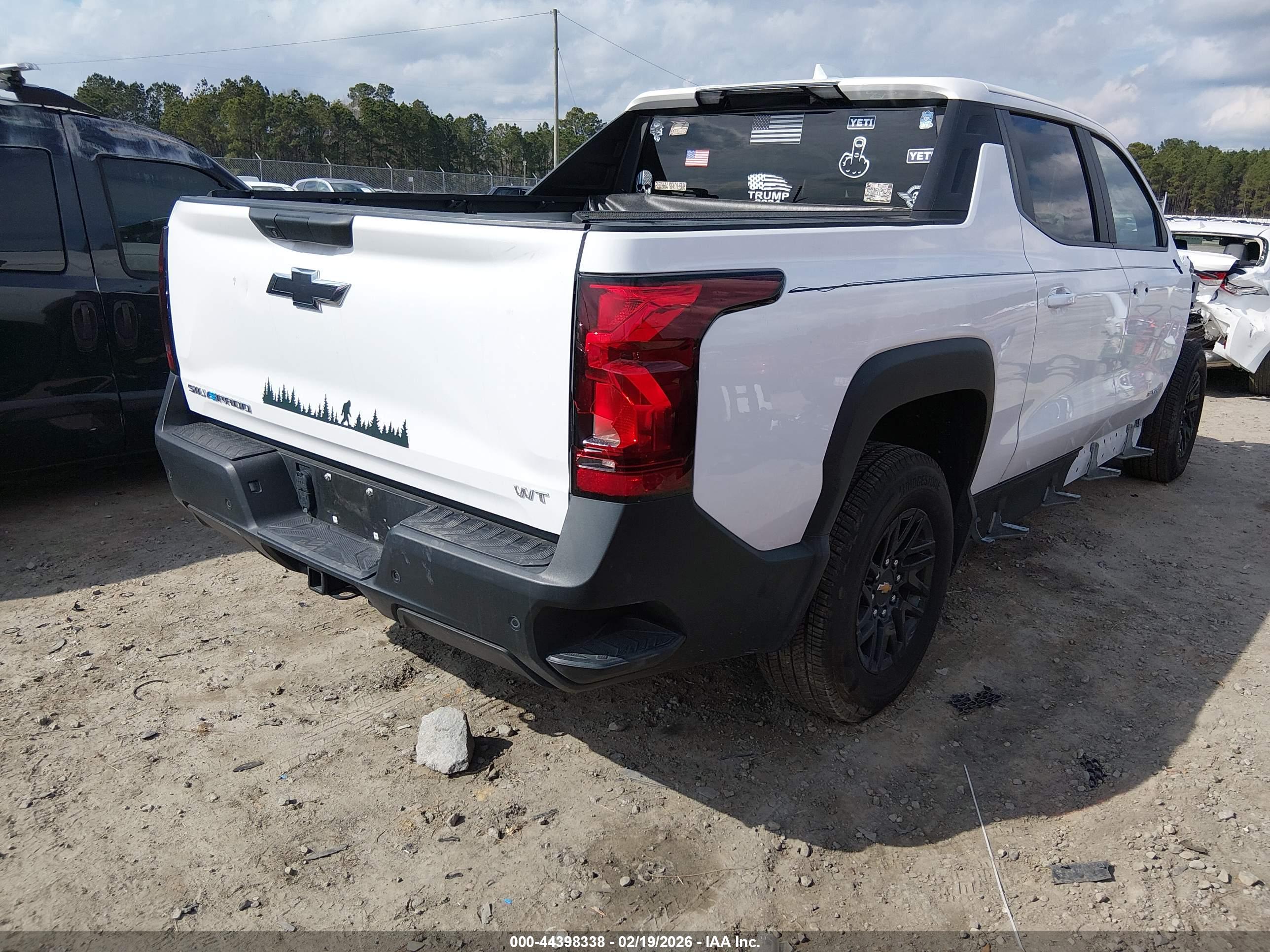 CHEVROLET SILVERADO image 4