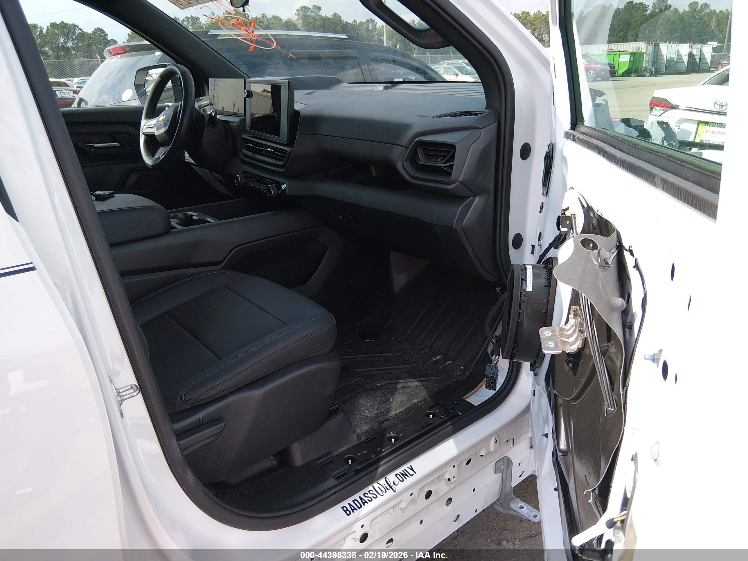 CHEVROLET SILVERADO image 5