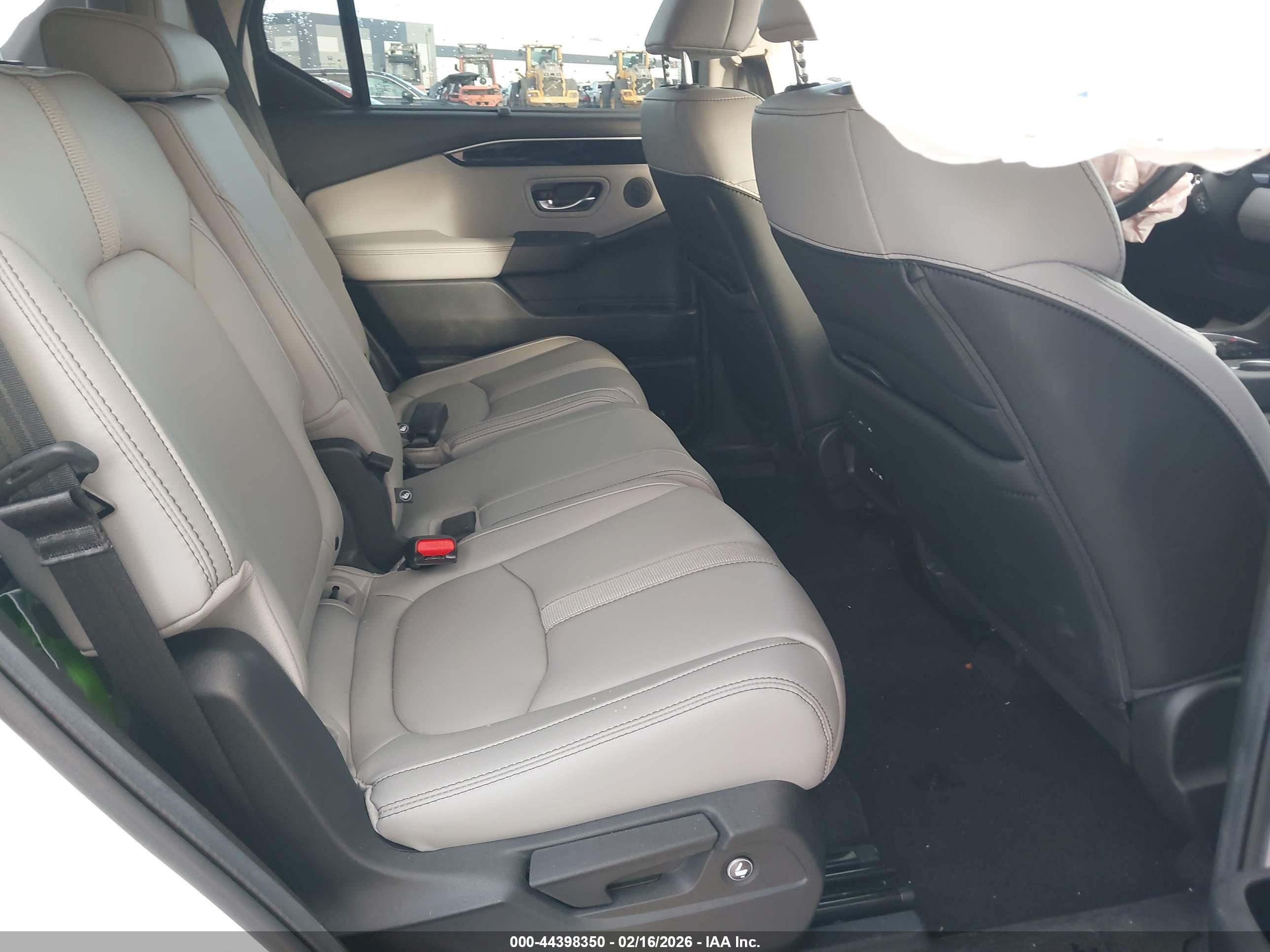 HONDA PILOT image 8