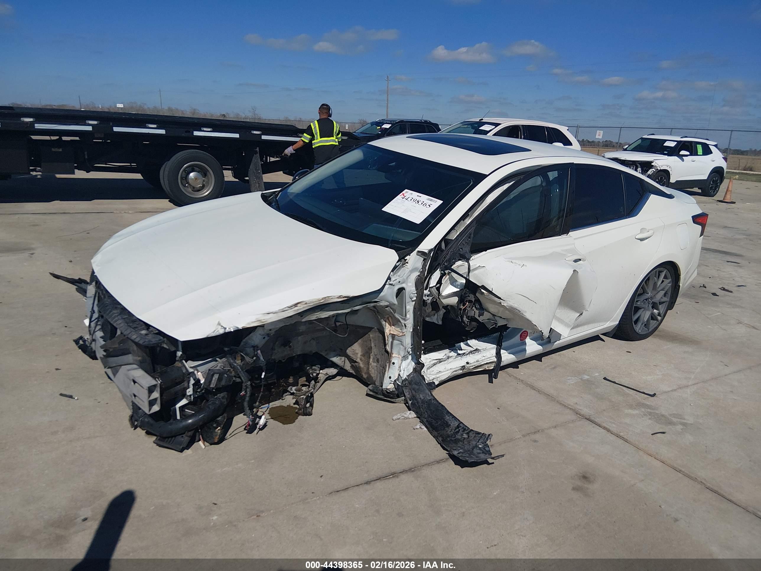 NISSAN ALTIMA image 2