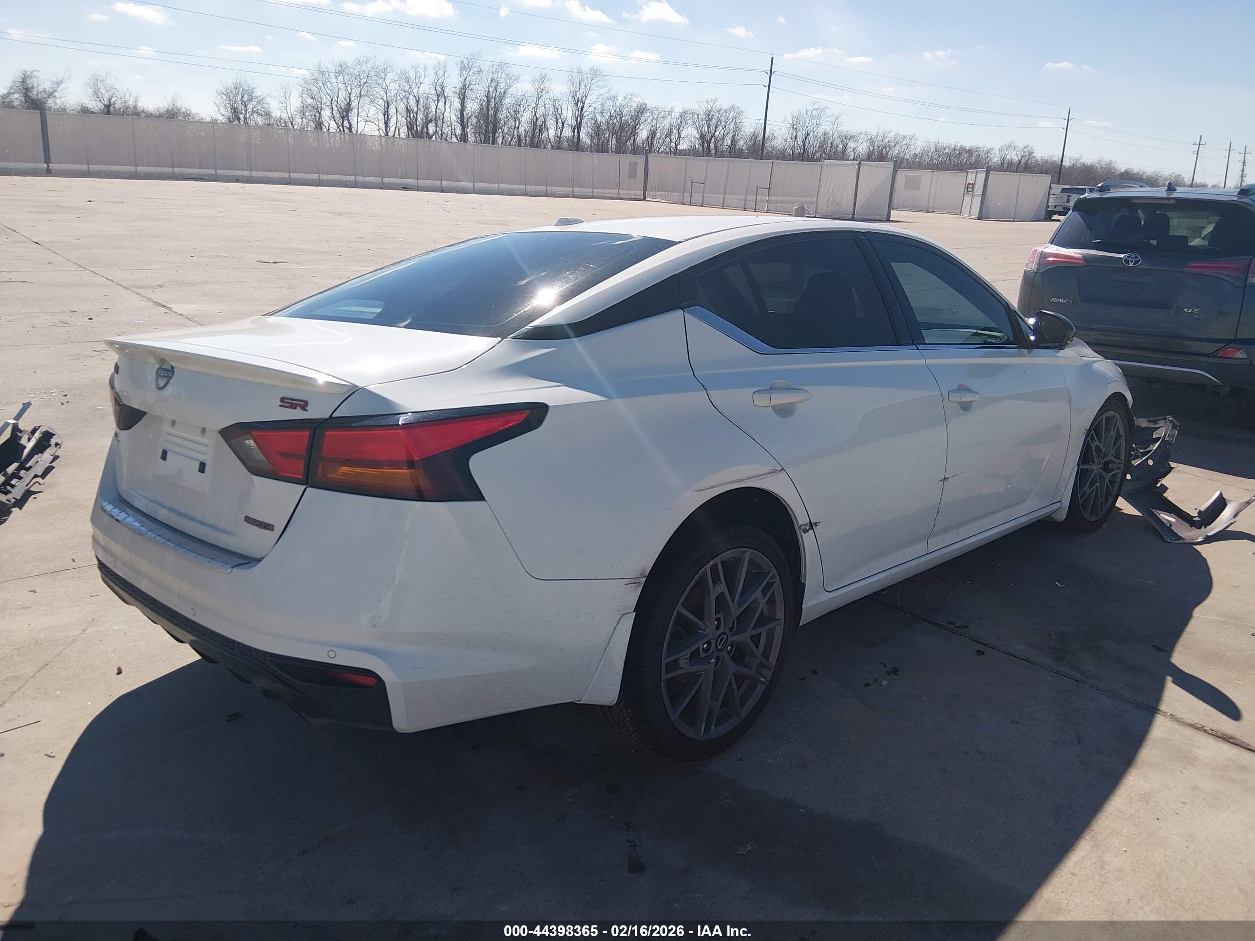 NISSAN ALTIMA image 4