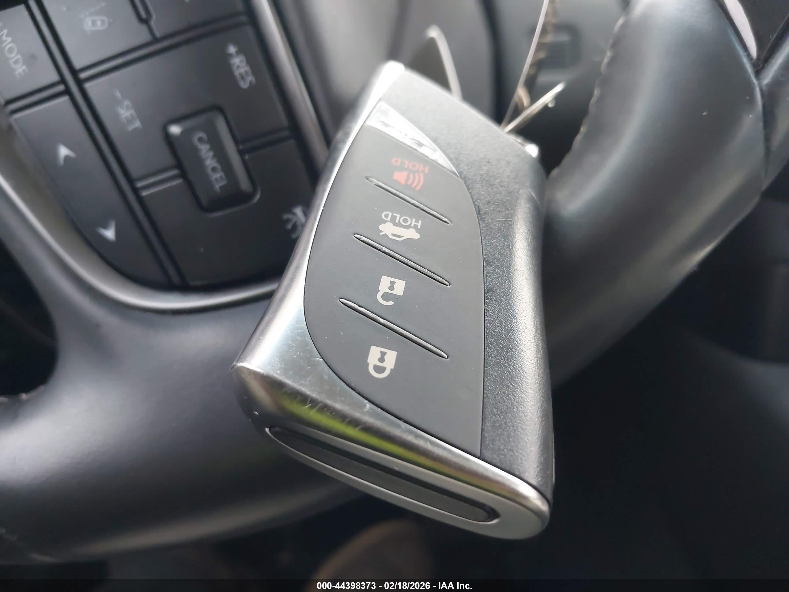 LEXUS LS image 11