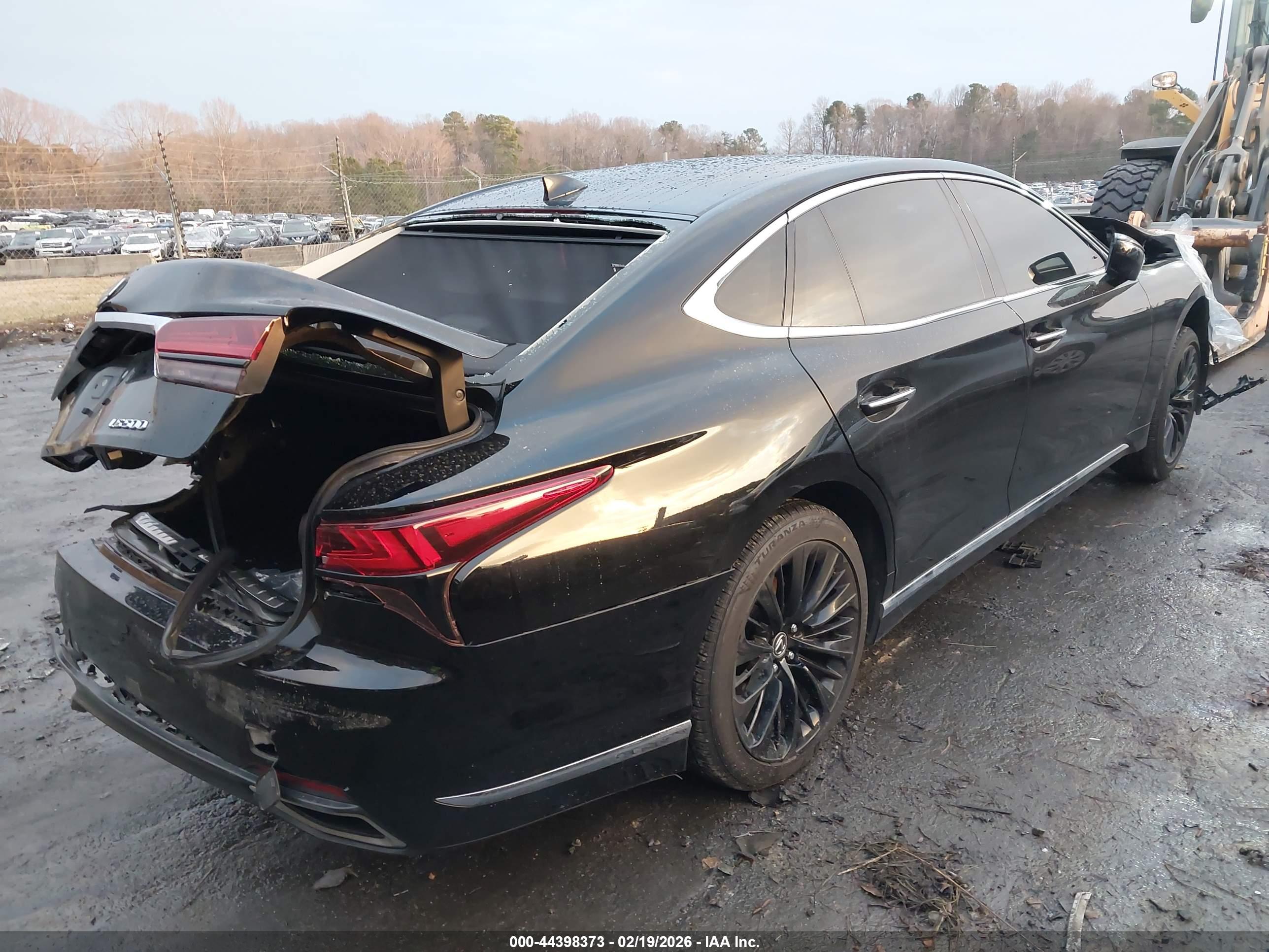 LEXUS LS image 4