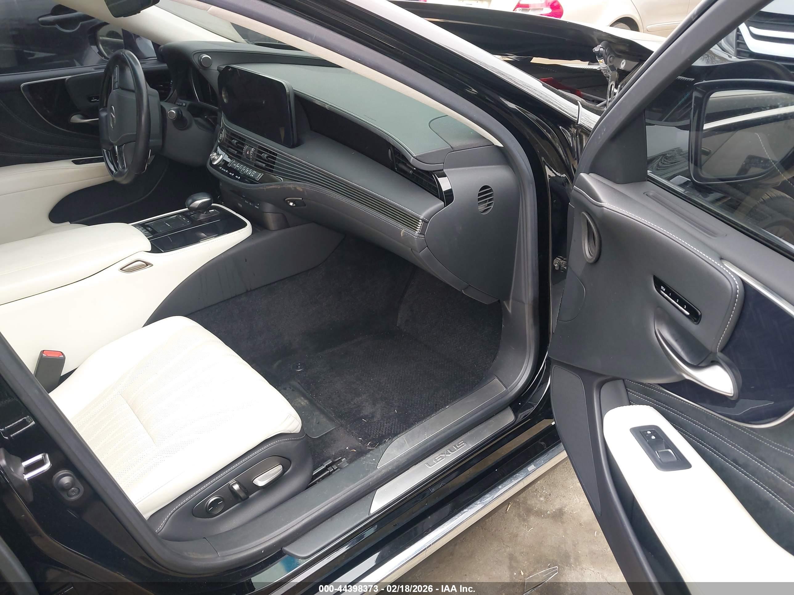 LEXUS LS image 5