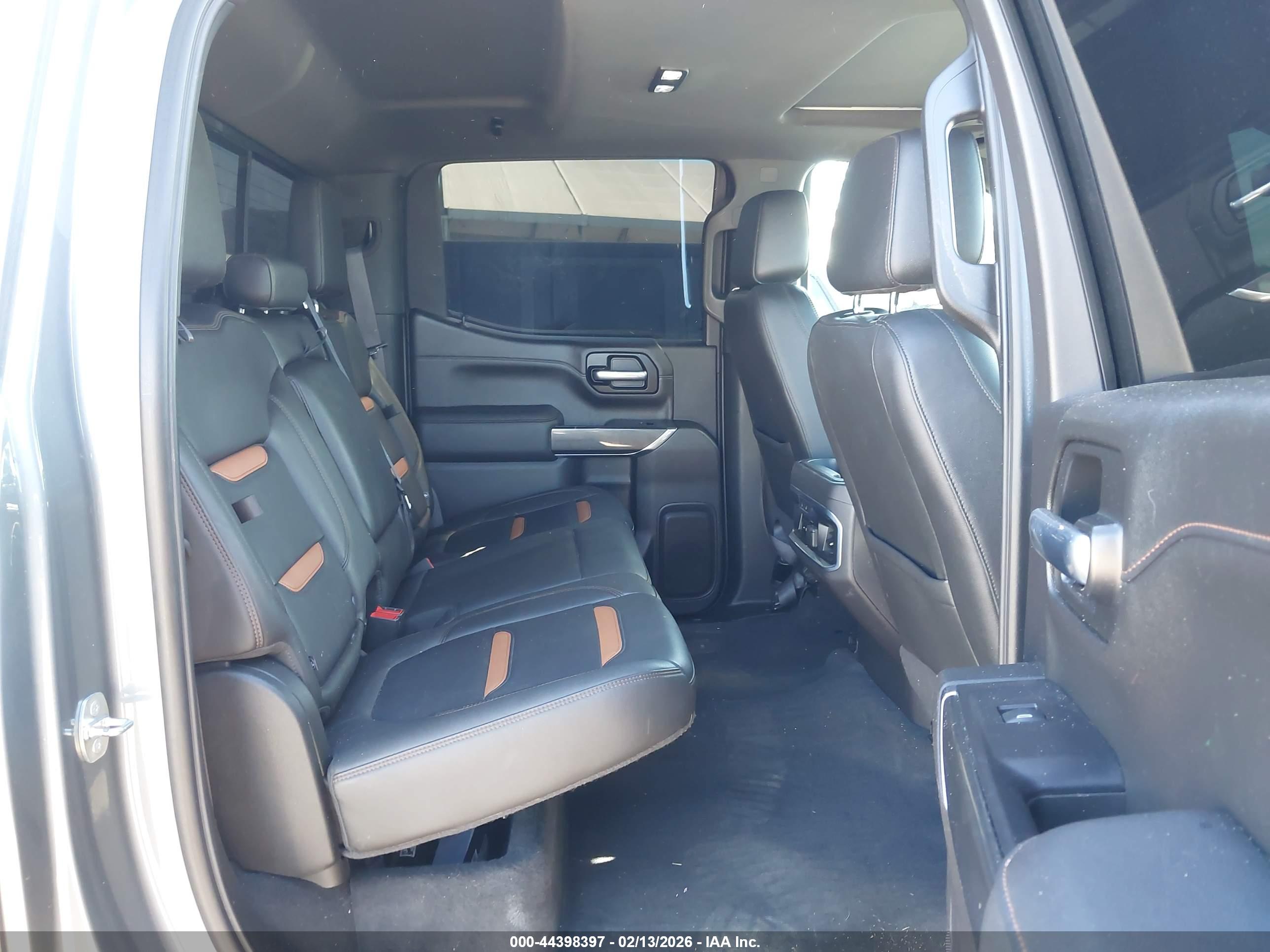 GMC SIERRA image 8