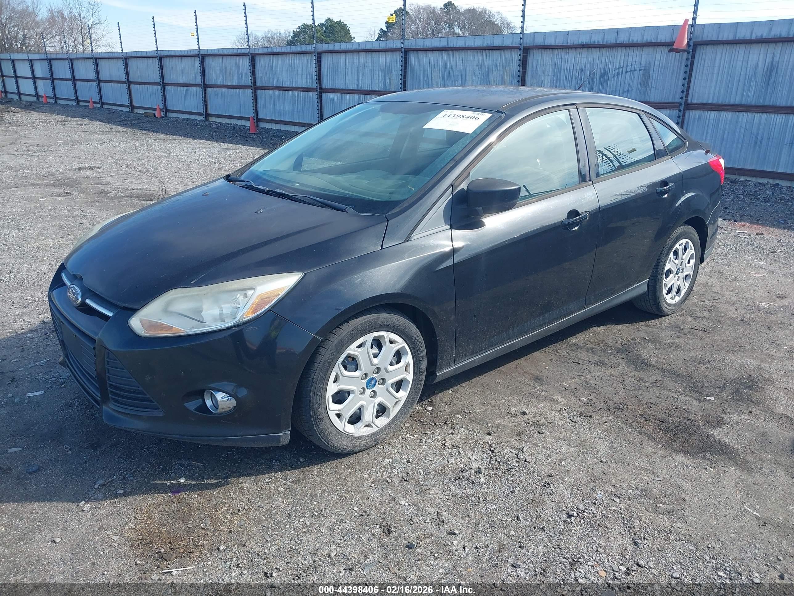 FORD FOCUS image 2