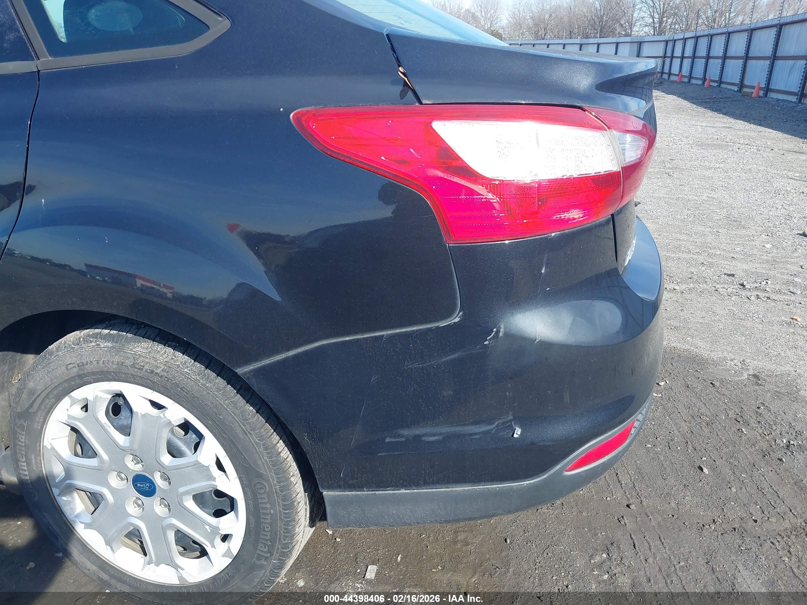 FORD FOCUS image 6