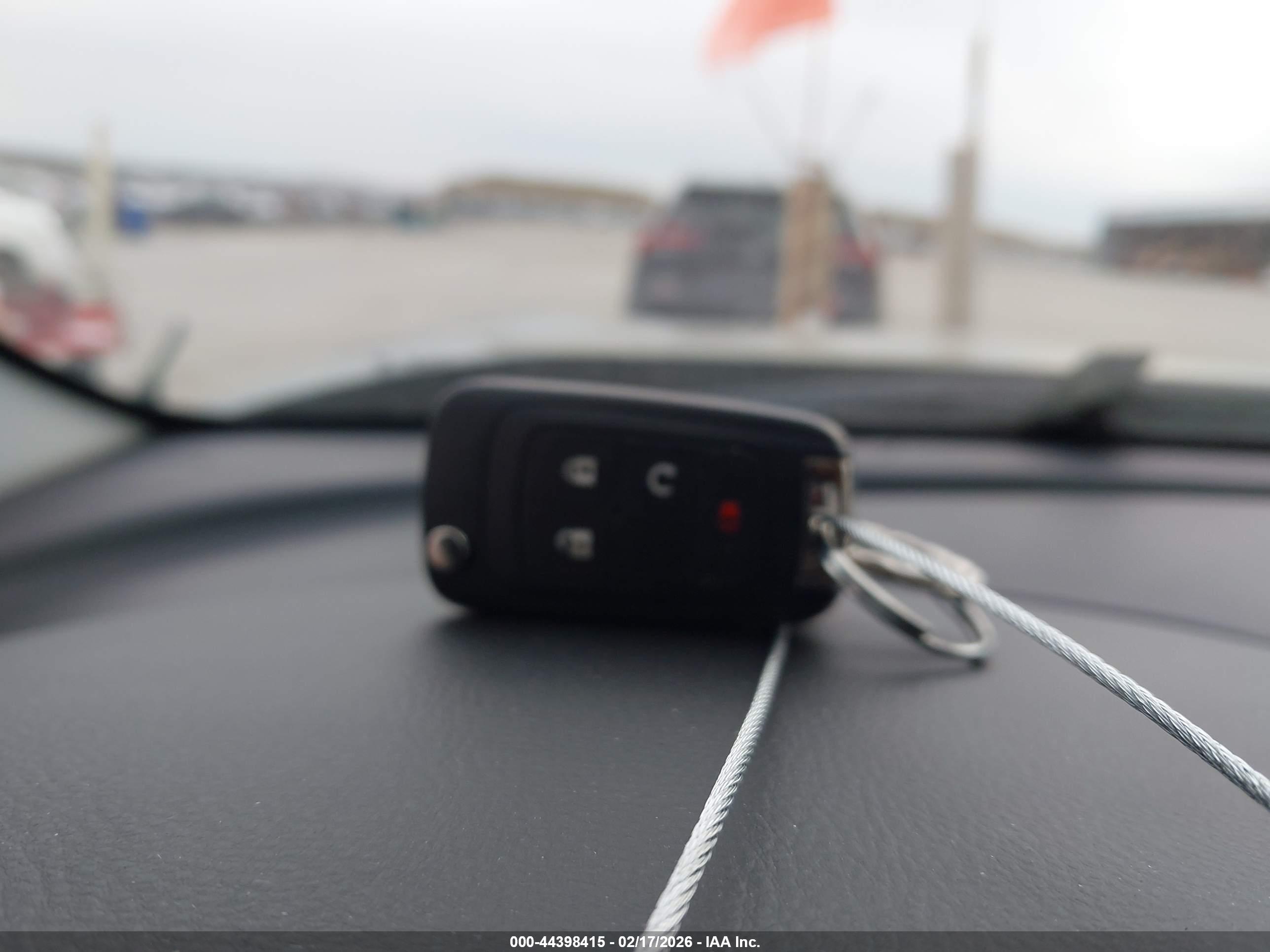 CHEVROLET EQUINOX image 11