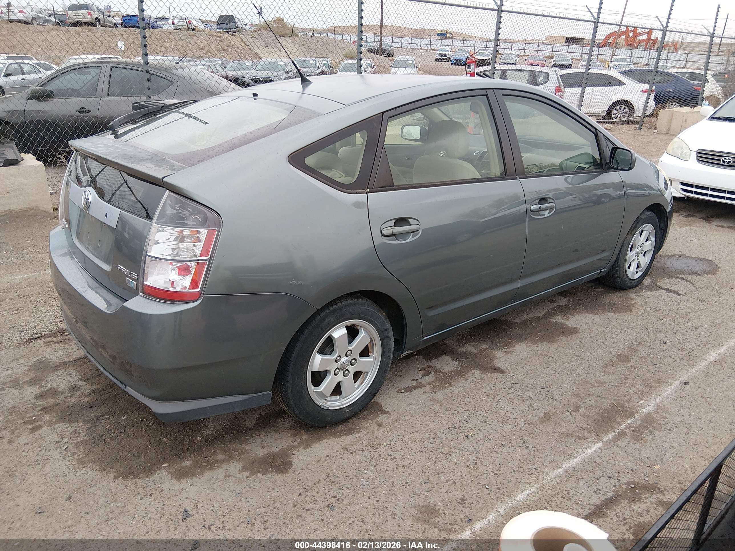 TOYOTA PRIUS image 4
