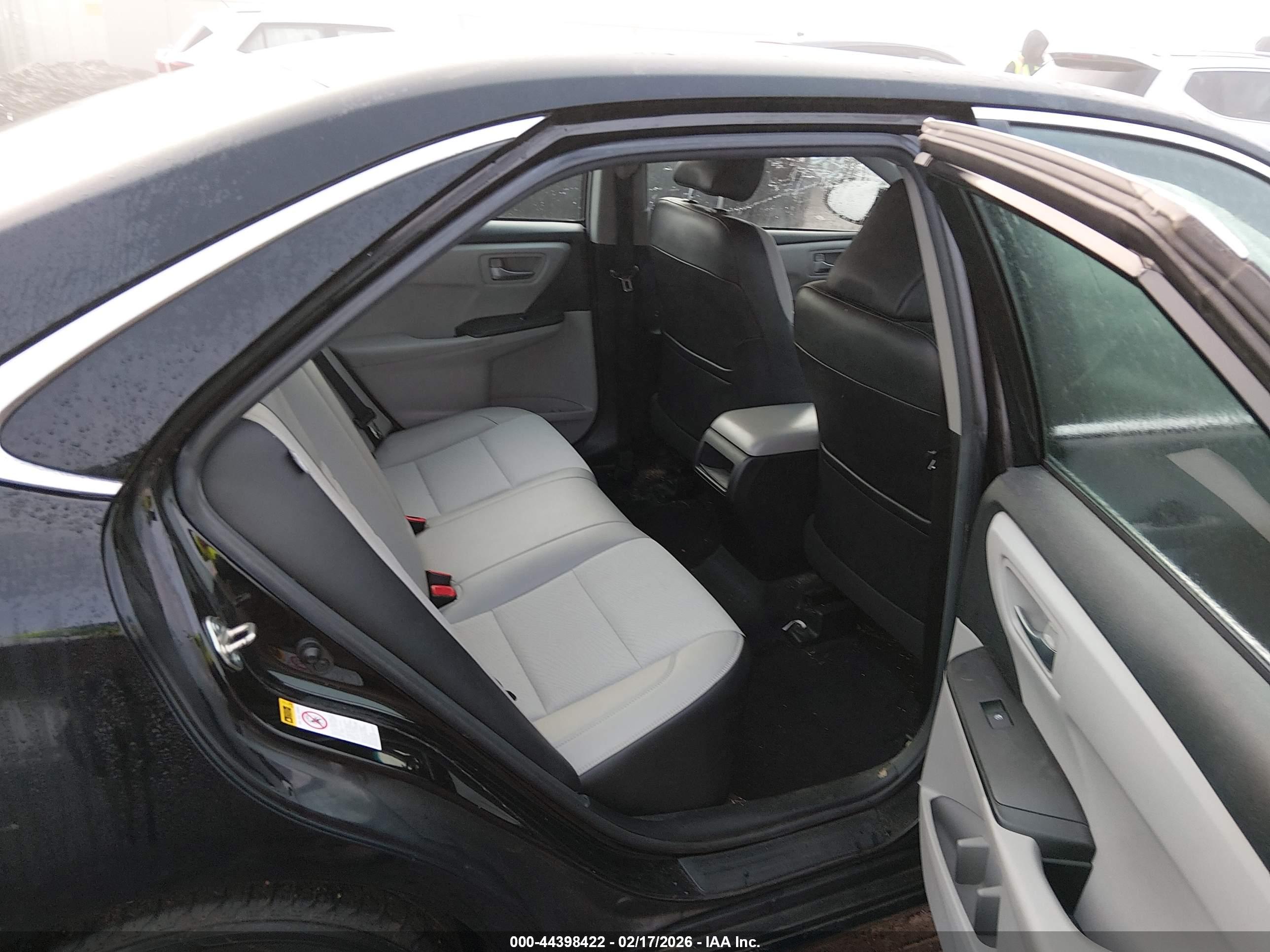 TOYOTA CAMRY image 8