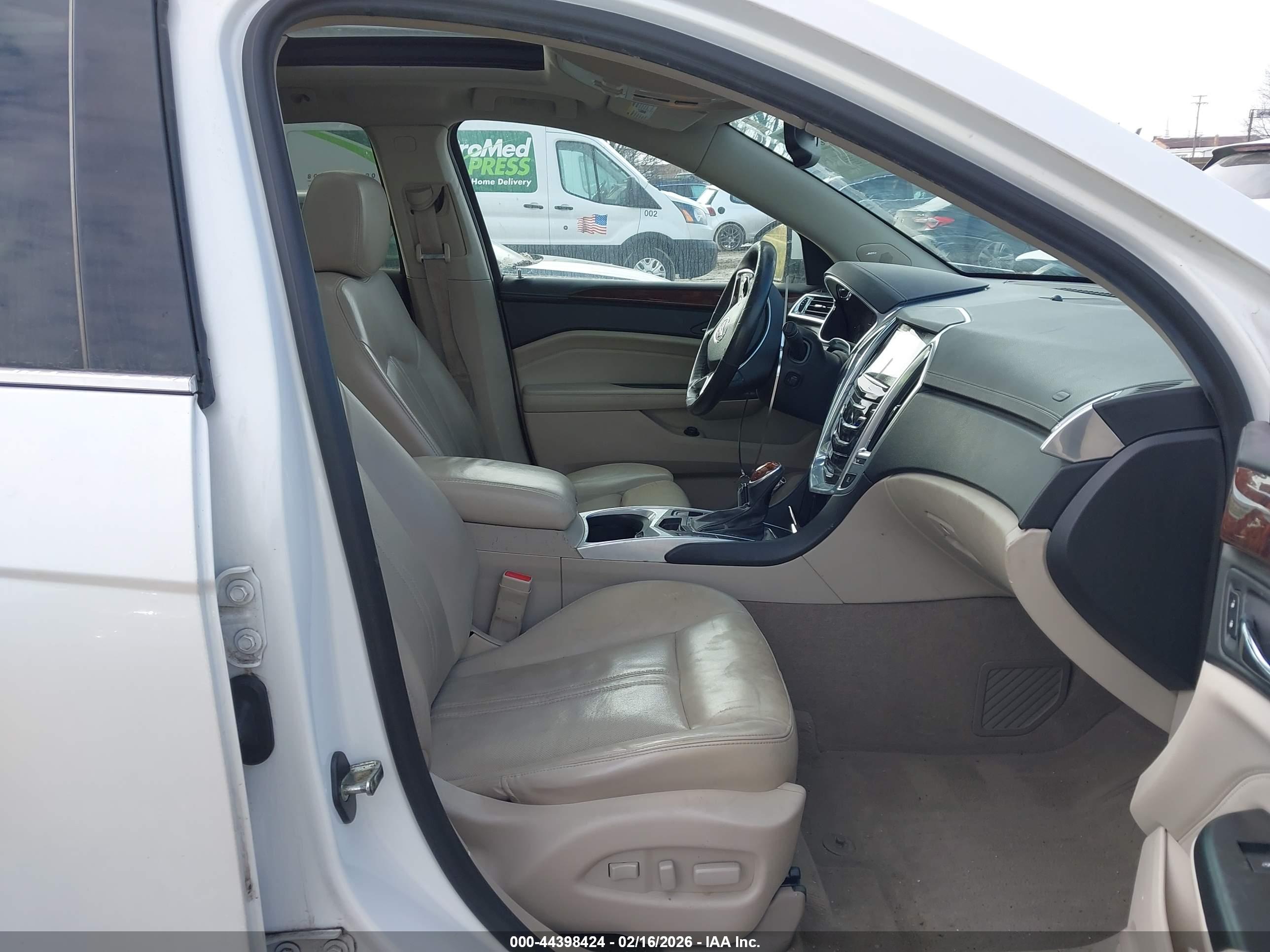 CADILLAC SRX image 5