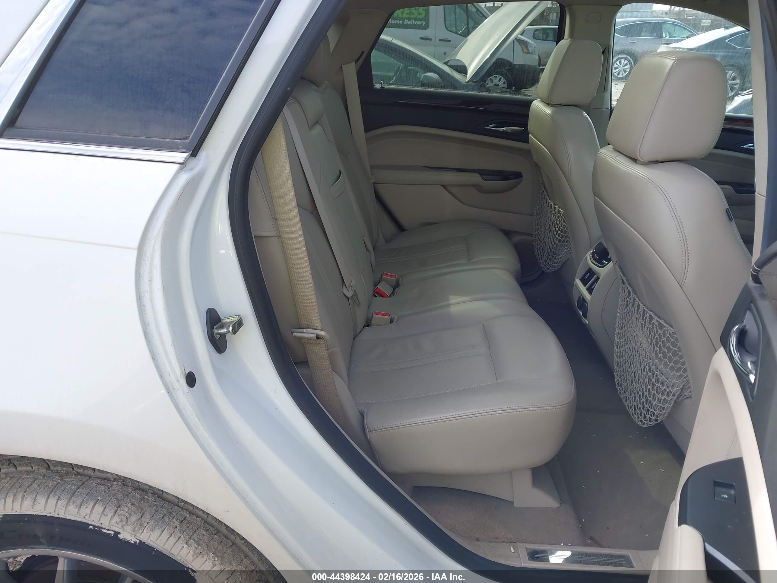 CADILLAC SRX image 8