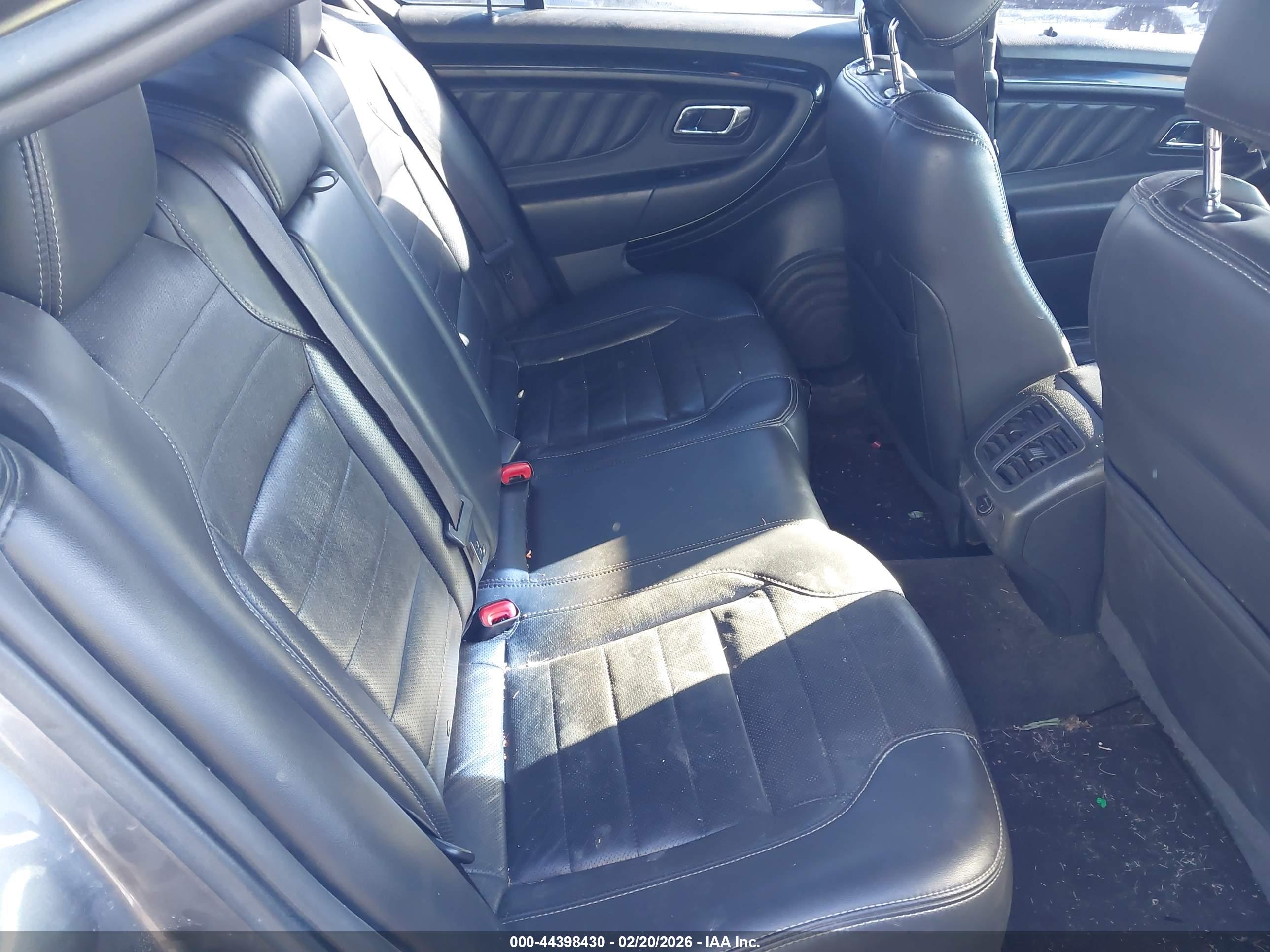 FORD TAURUS image 8
