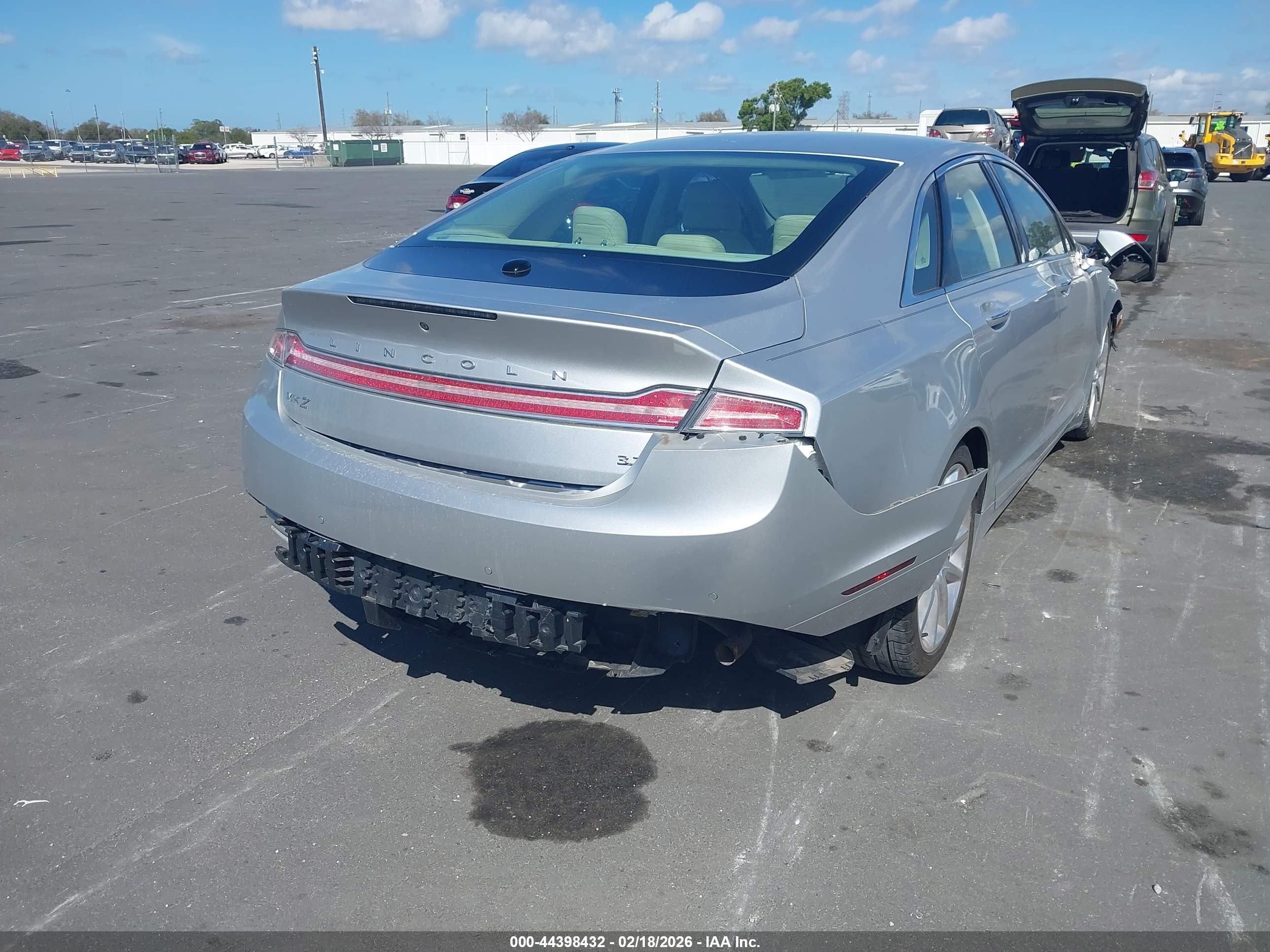 LINCOLN MKZ image 4