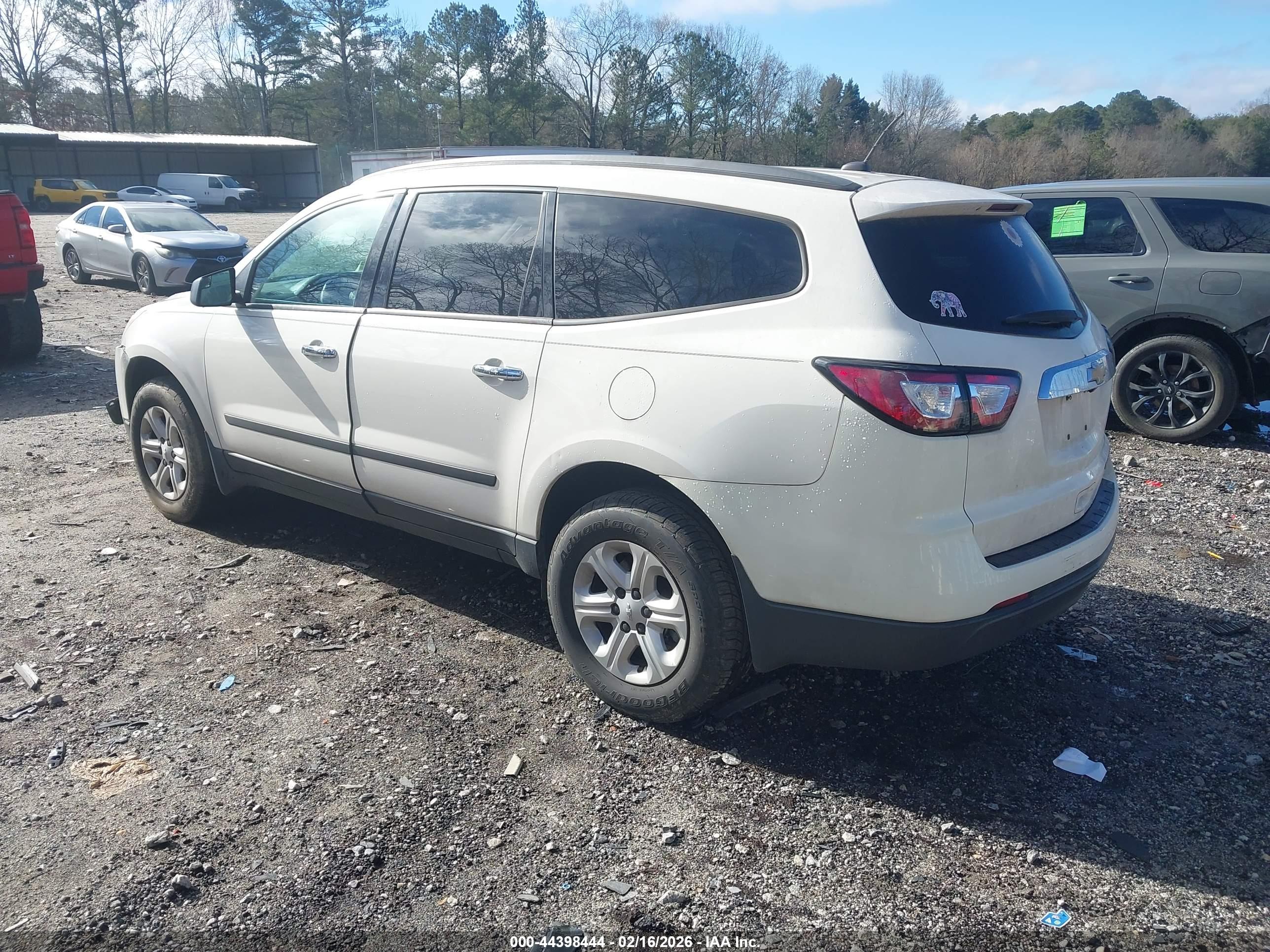 CHEVROLET TRAVERSE image 3