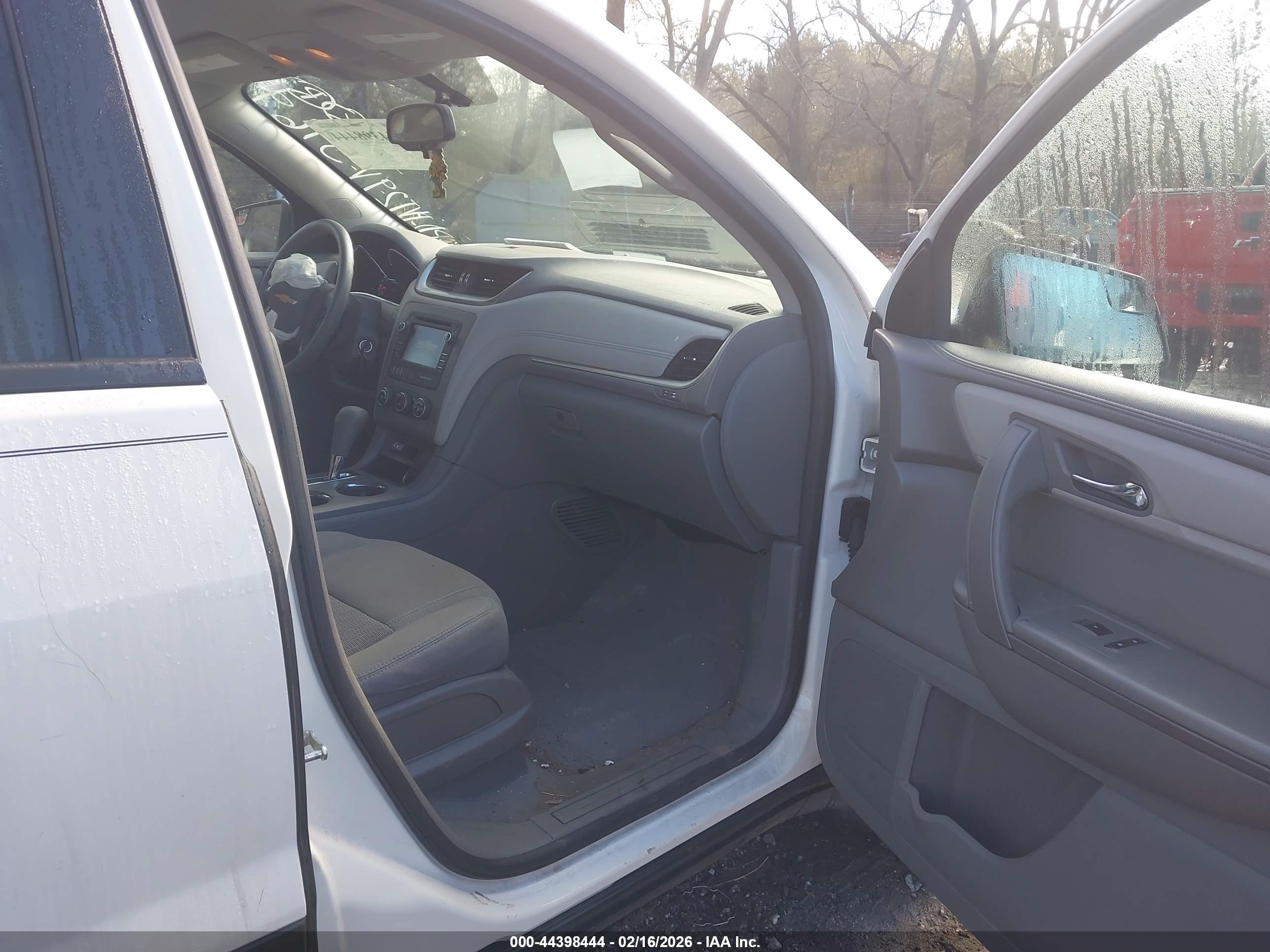 CHEVROLET TRAVERSE image 5