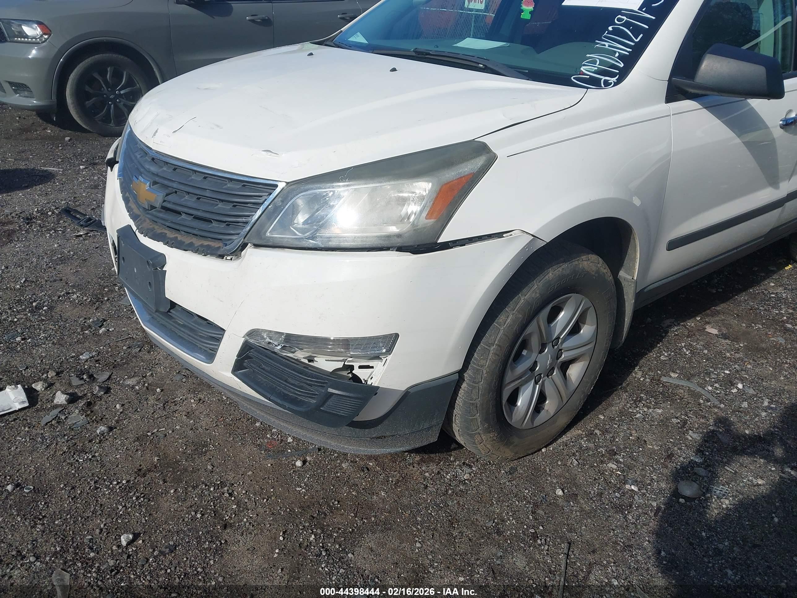 CHEVROLET TRAVERSE image 6