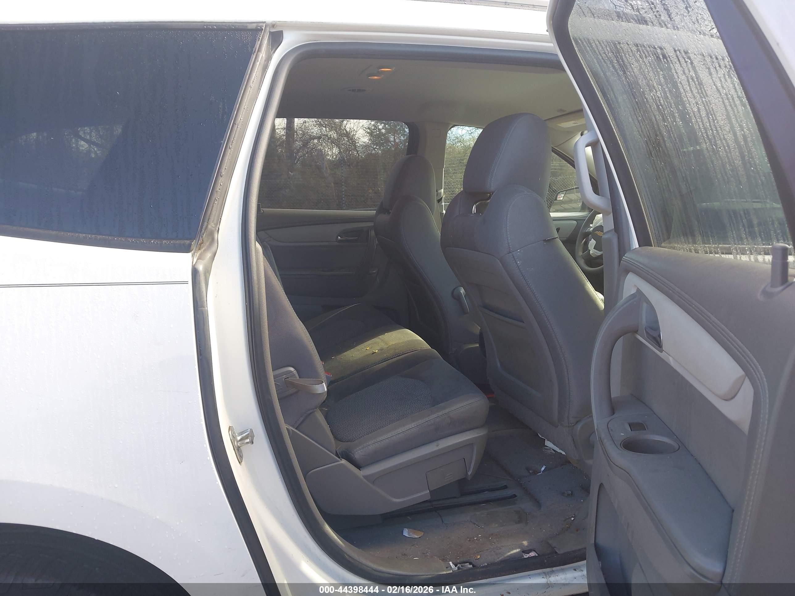 CHEVROLET TRAVERSE image 8