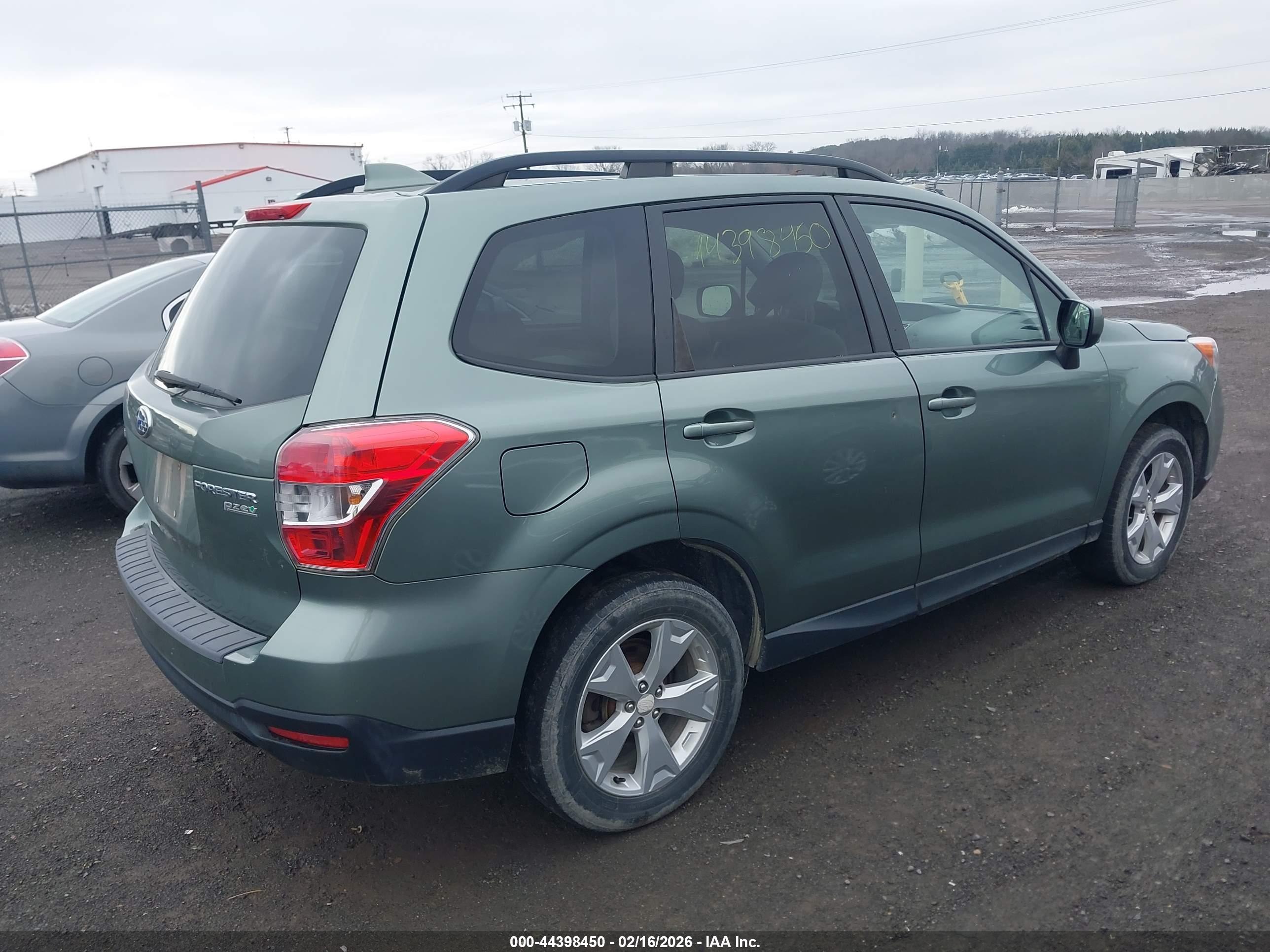 SUBARU FORESTER image 4