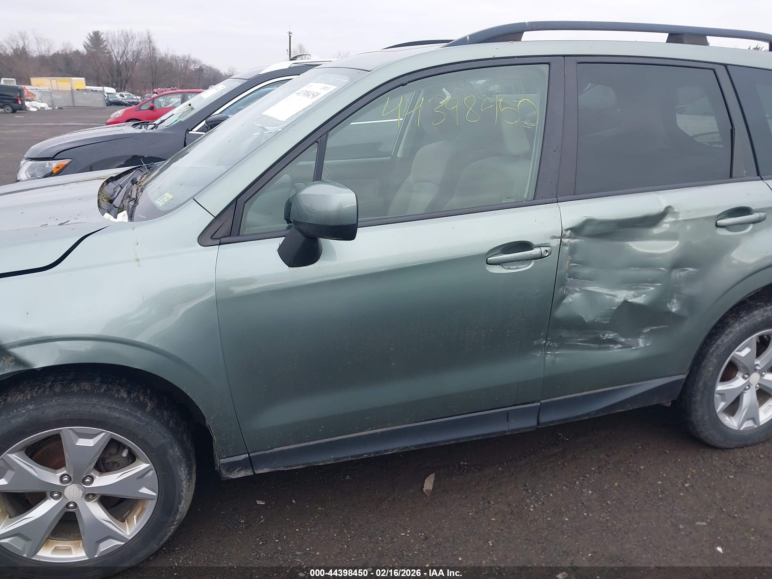 SUBARU FORESTER image 6