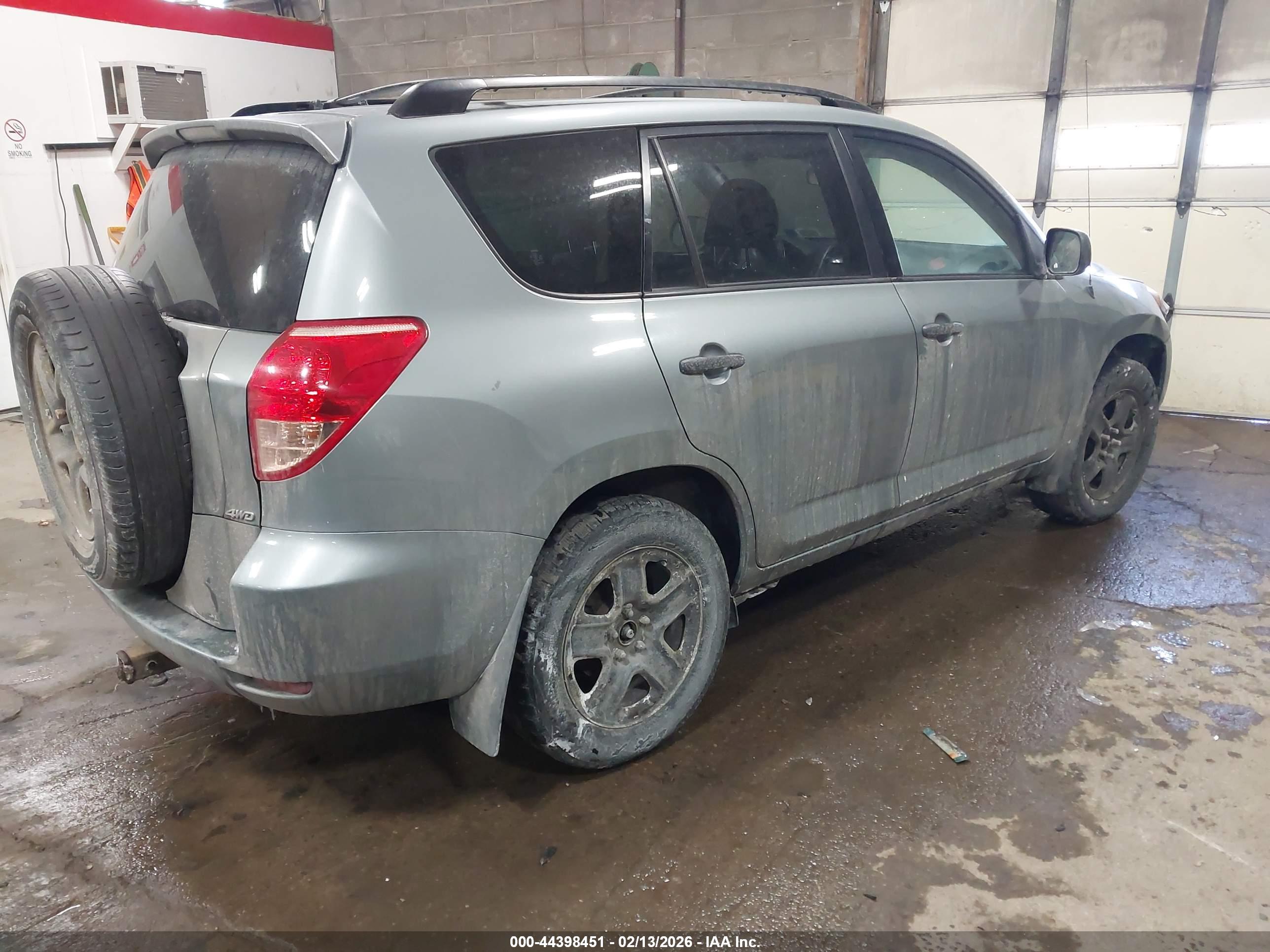TOYOTA RAV4 image 4