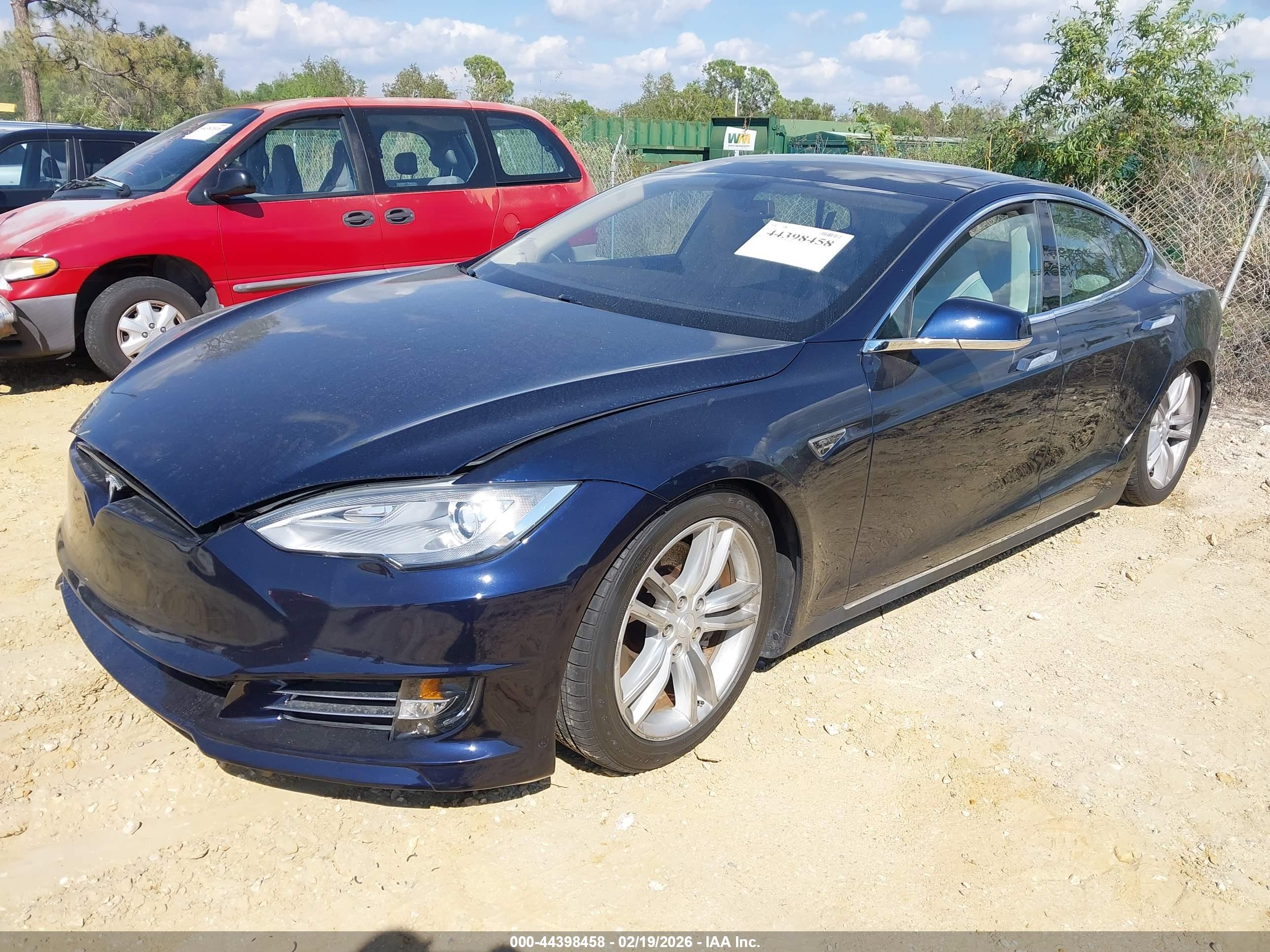 TESLA MODEL image 2