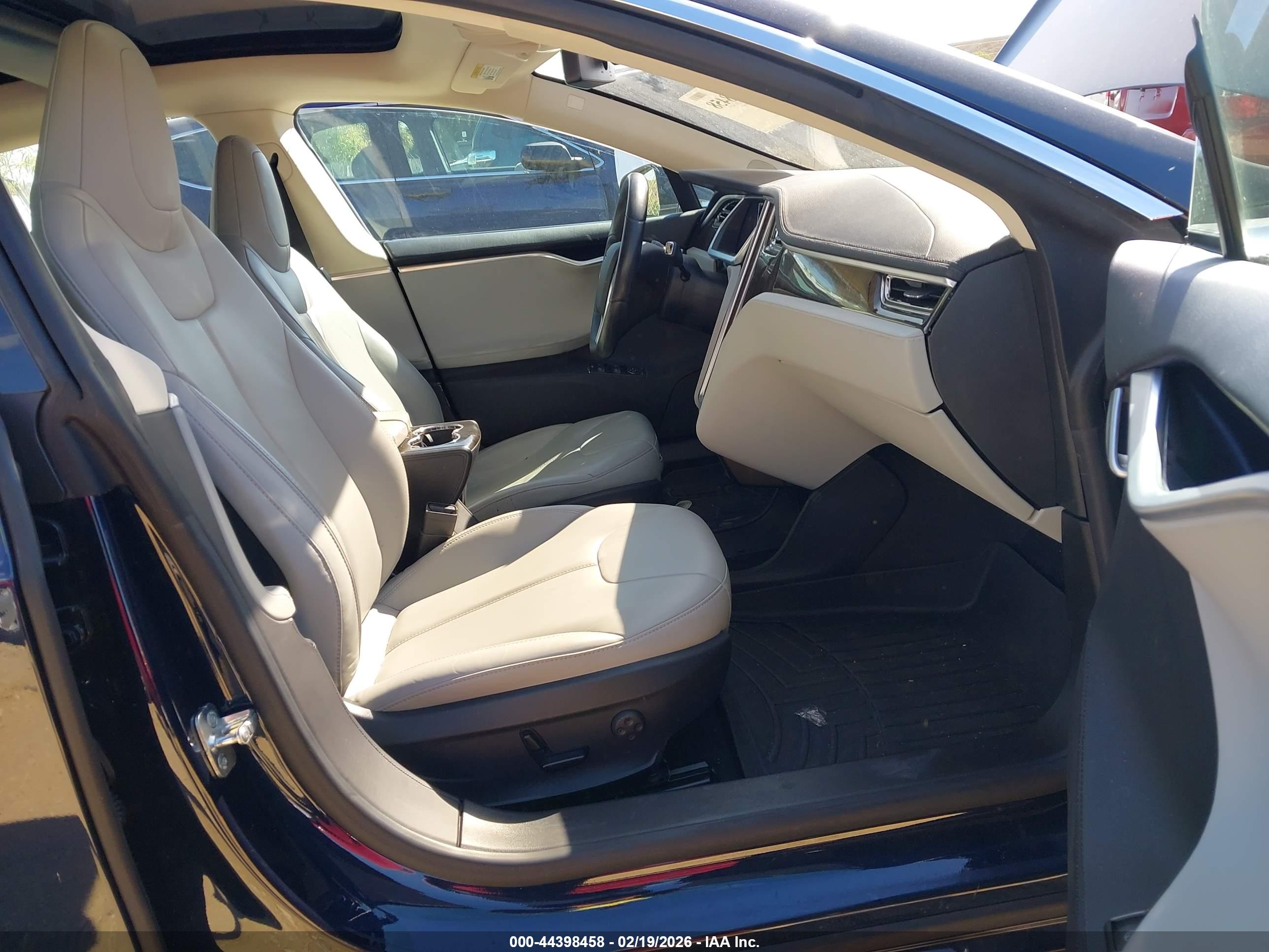 TESLA MODEL image 5
