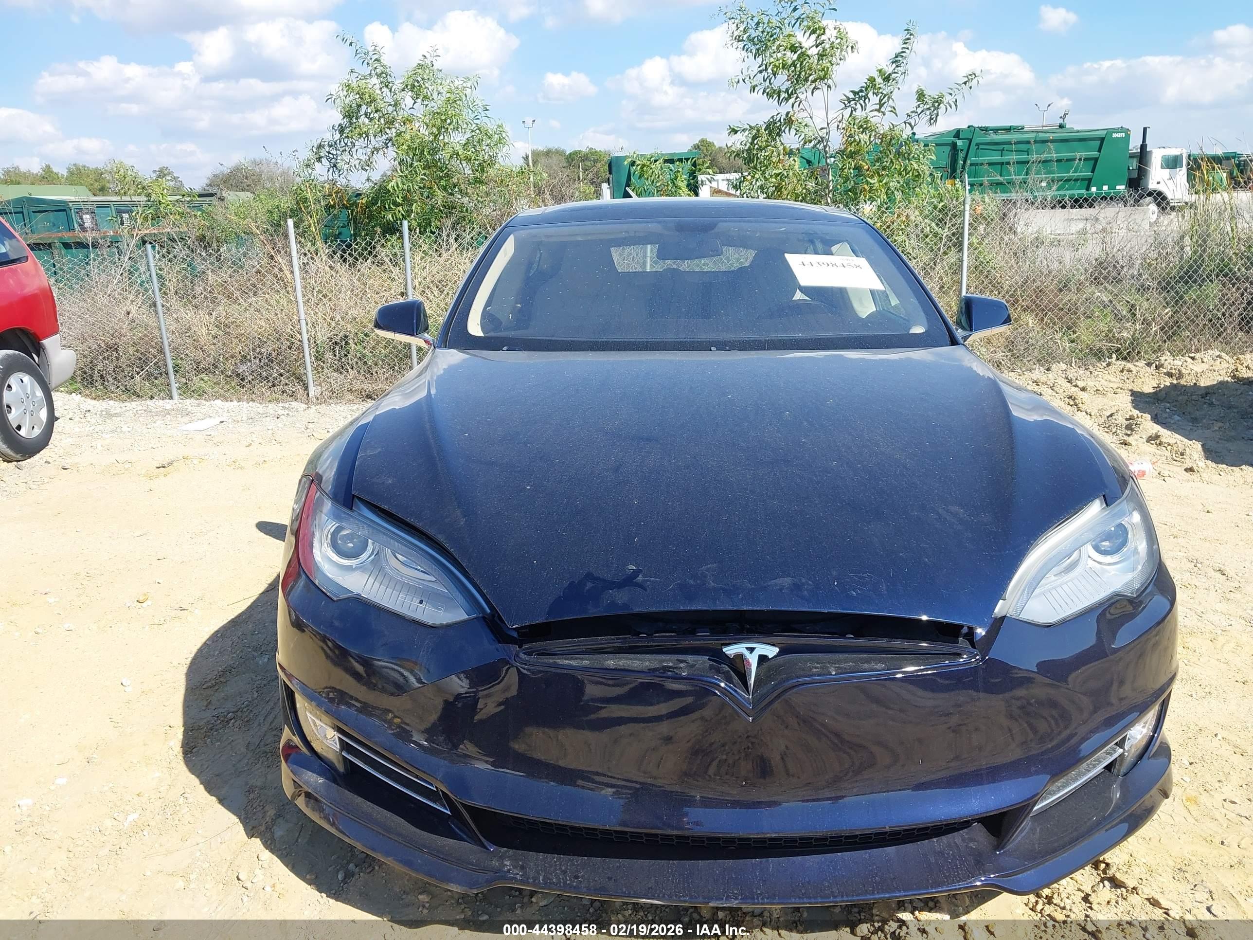 TESLA MODEL image 6