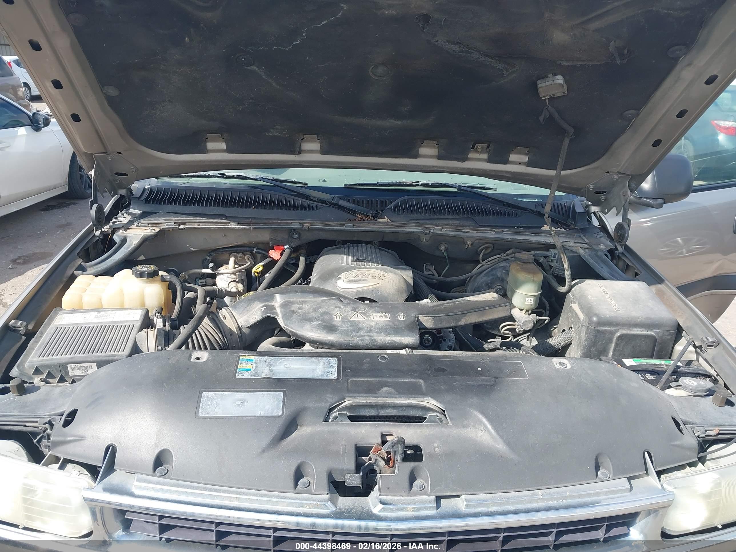 CHEVROLET TAHOE image 10