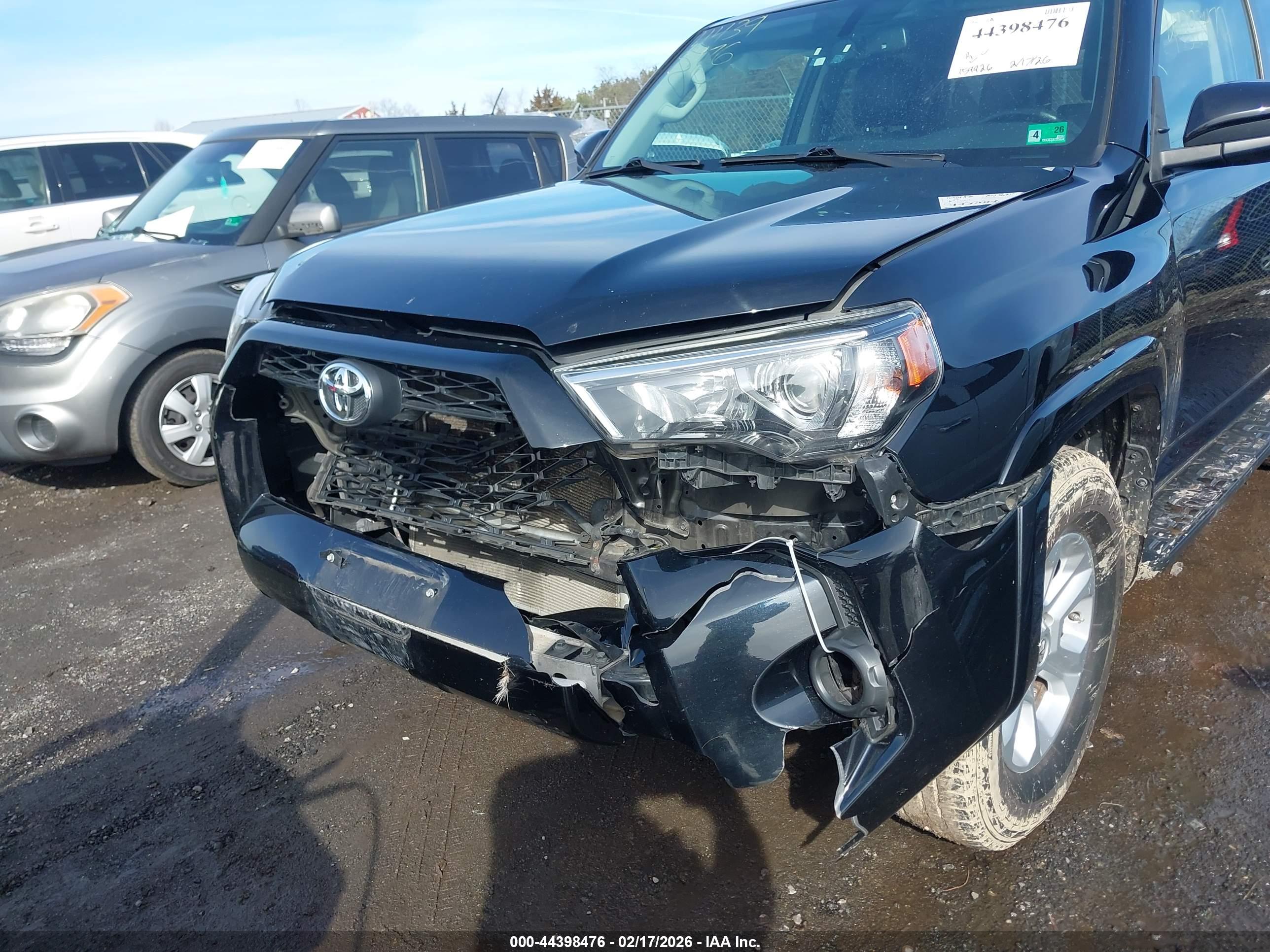 TOYOTA 4RUNNER image 6