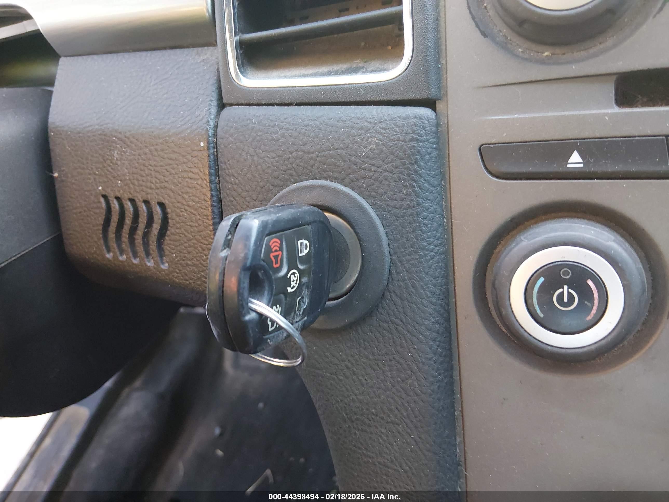 FORD TAURUS image 11