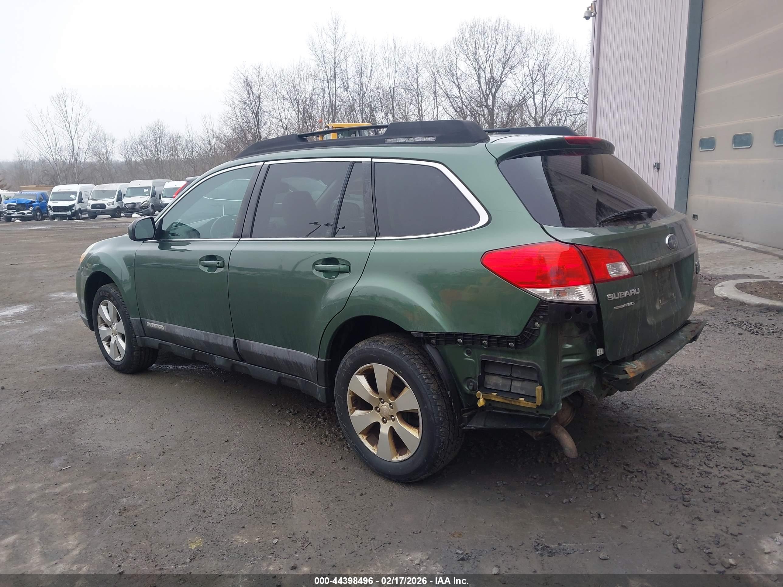 SUBARU OUTBACK image 3