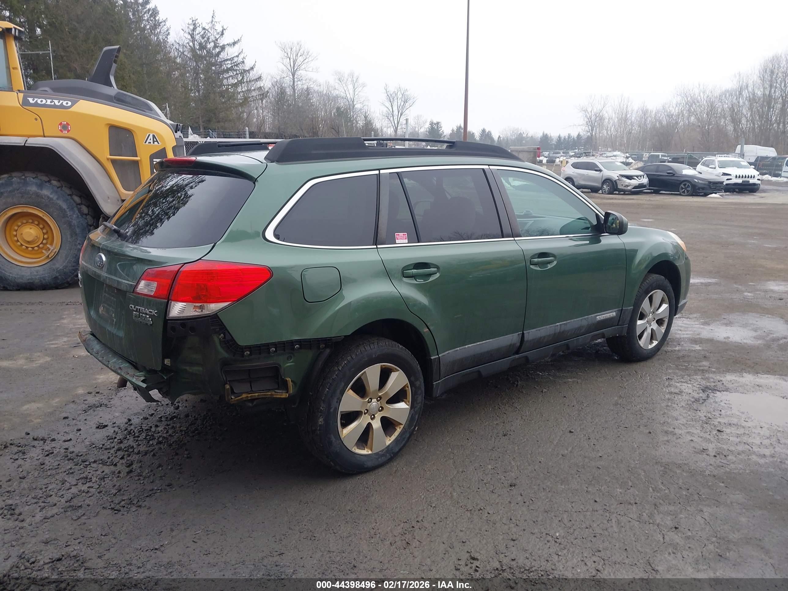 SUBARU OUTBACK image 4