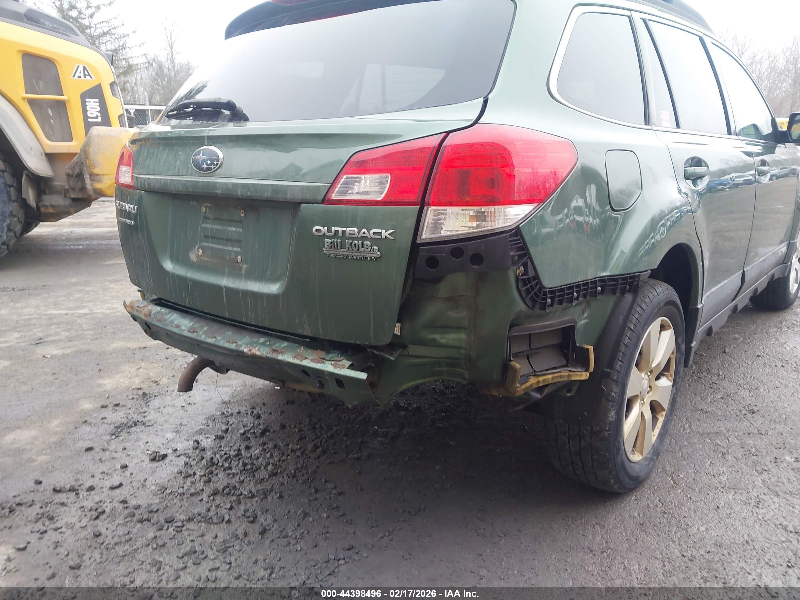 SUBARU OUTBACK image 6