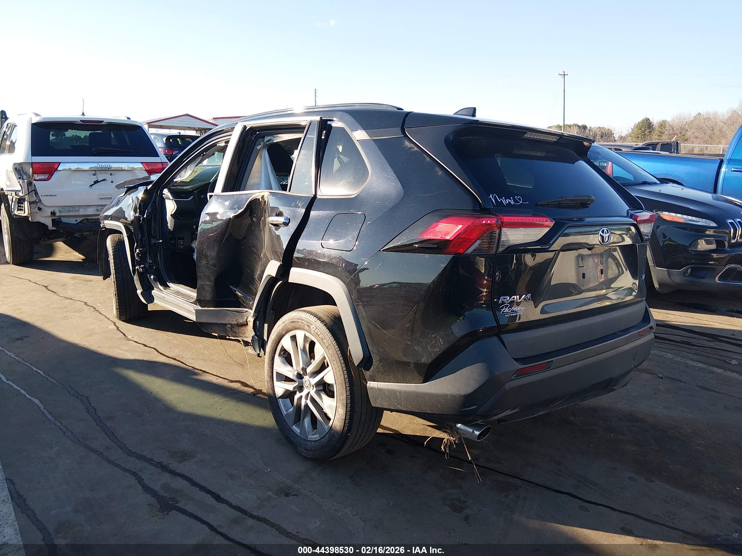 TOYOTA RAV4 image 3